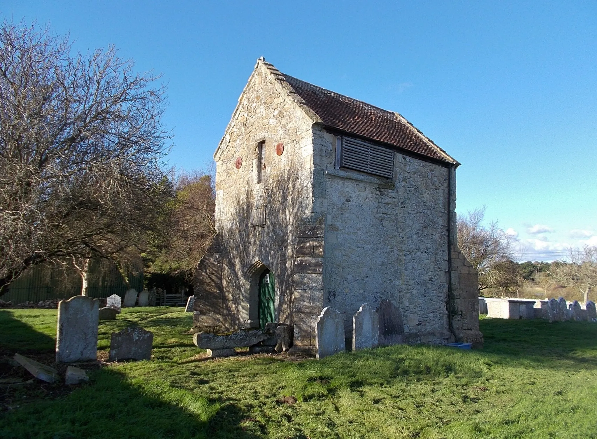 Photo showing: The remains of the old Church, Thorley, Isle of Wight, UK
