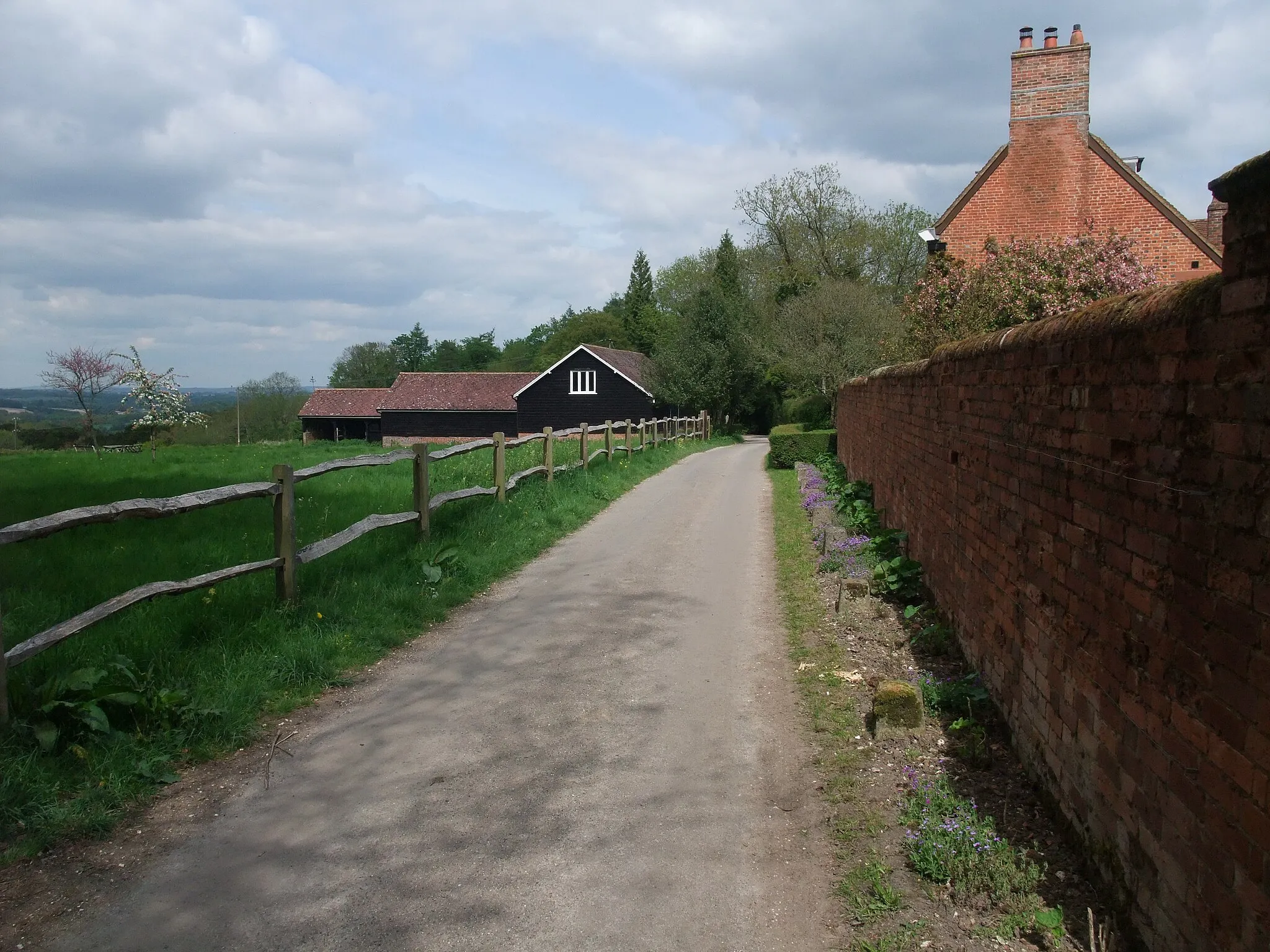 Photo showing: Alongside Crabwood Farm