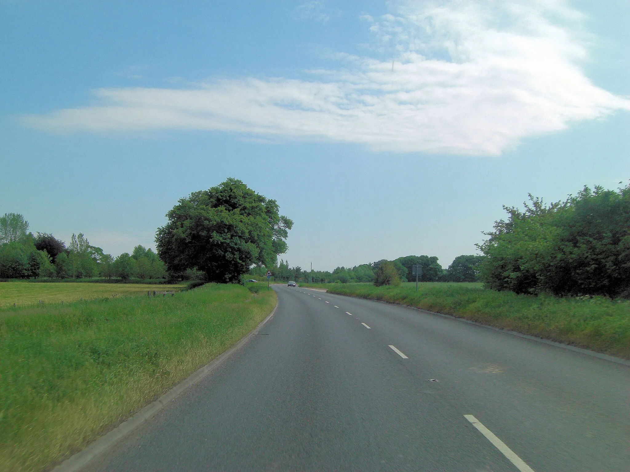 Photo showing: A338 west of Charlton Farm