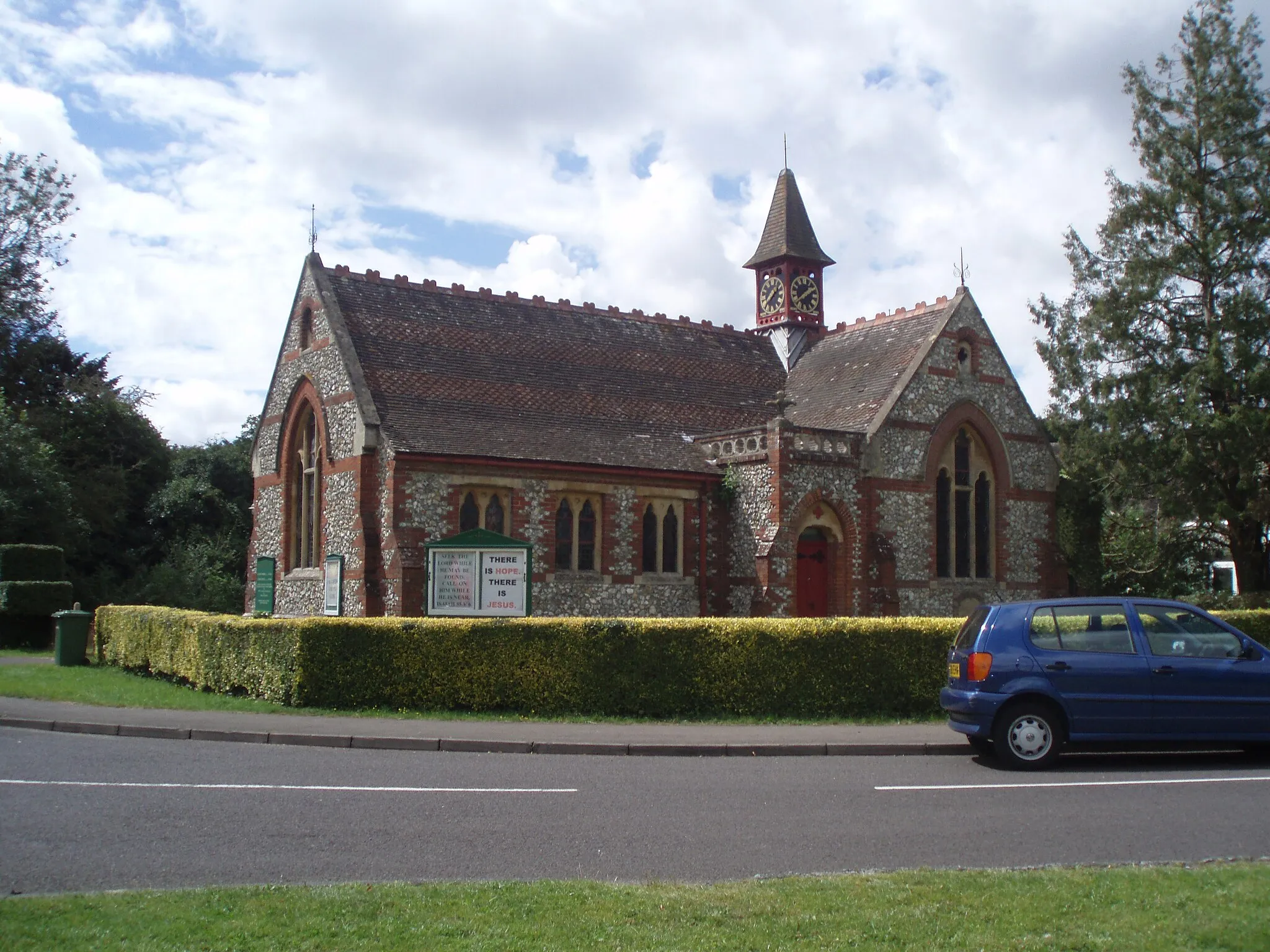 Photo showing: The Church on the Green, Rowland's Castle, East Hampshire, England.