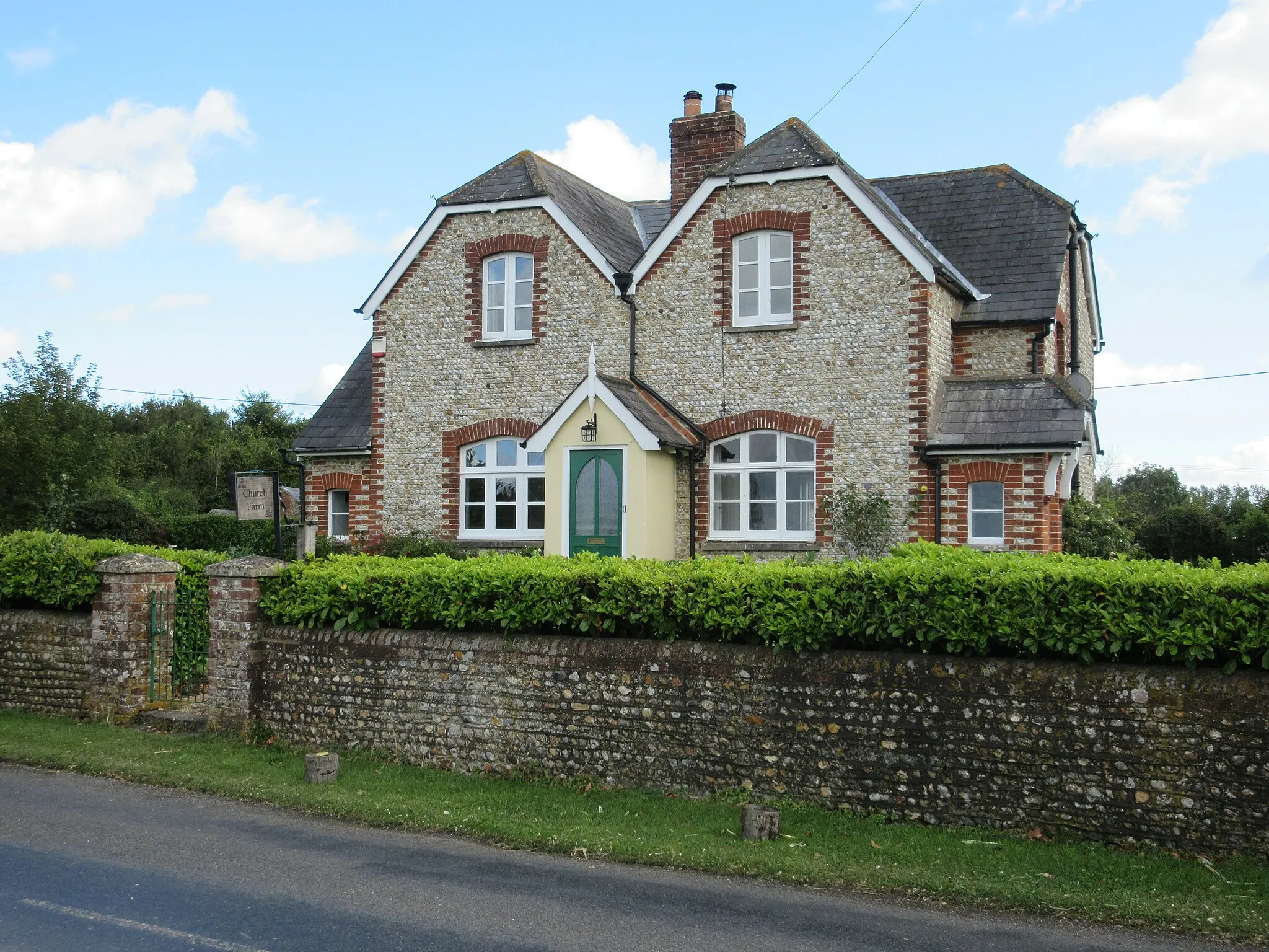 Photo showing: Apuldram Church Farm house