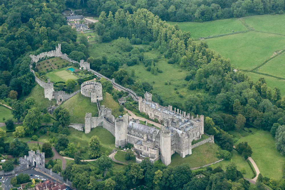 Photo showing: Arundel Castle, West Sussex, England as seen from a light aircraft.