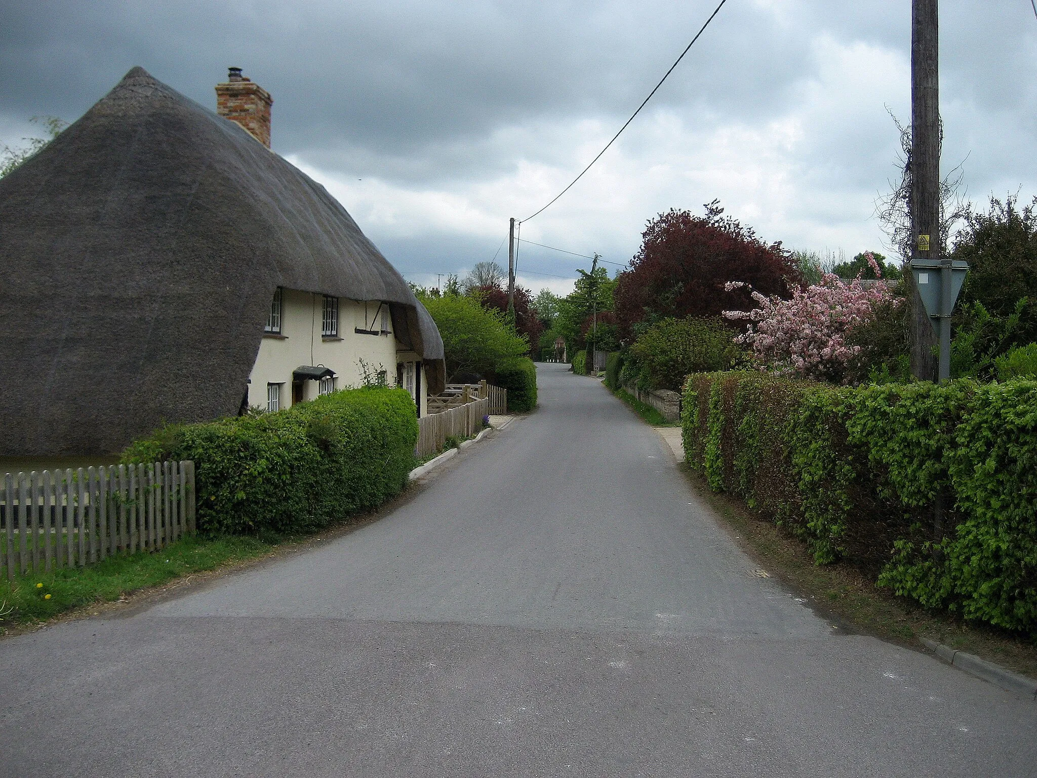 Photo showing: Entering Pitton