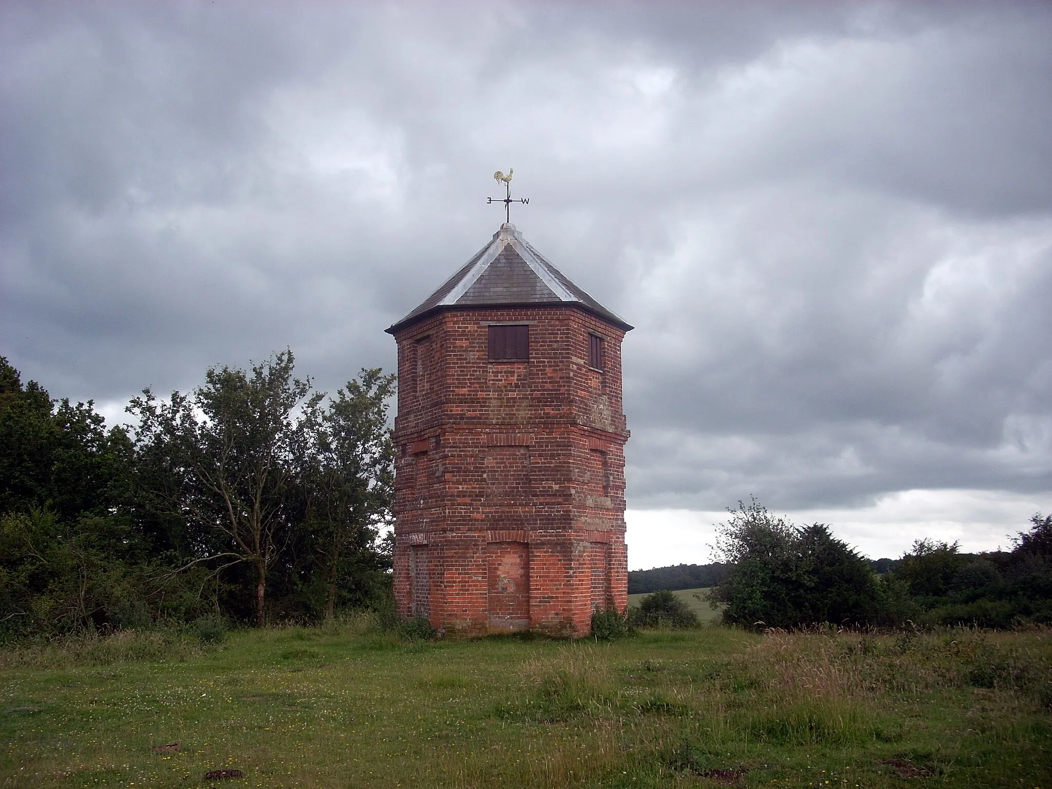 Photo showing: Disparate del siglo XVII, prabablemente construido por Giles Eyre de Brickworth House. Whiteparish, en el condado de Wiltshire, Inglaterra.