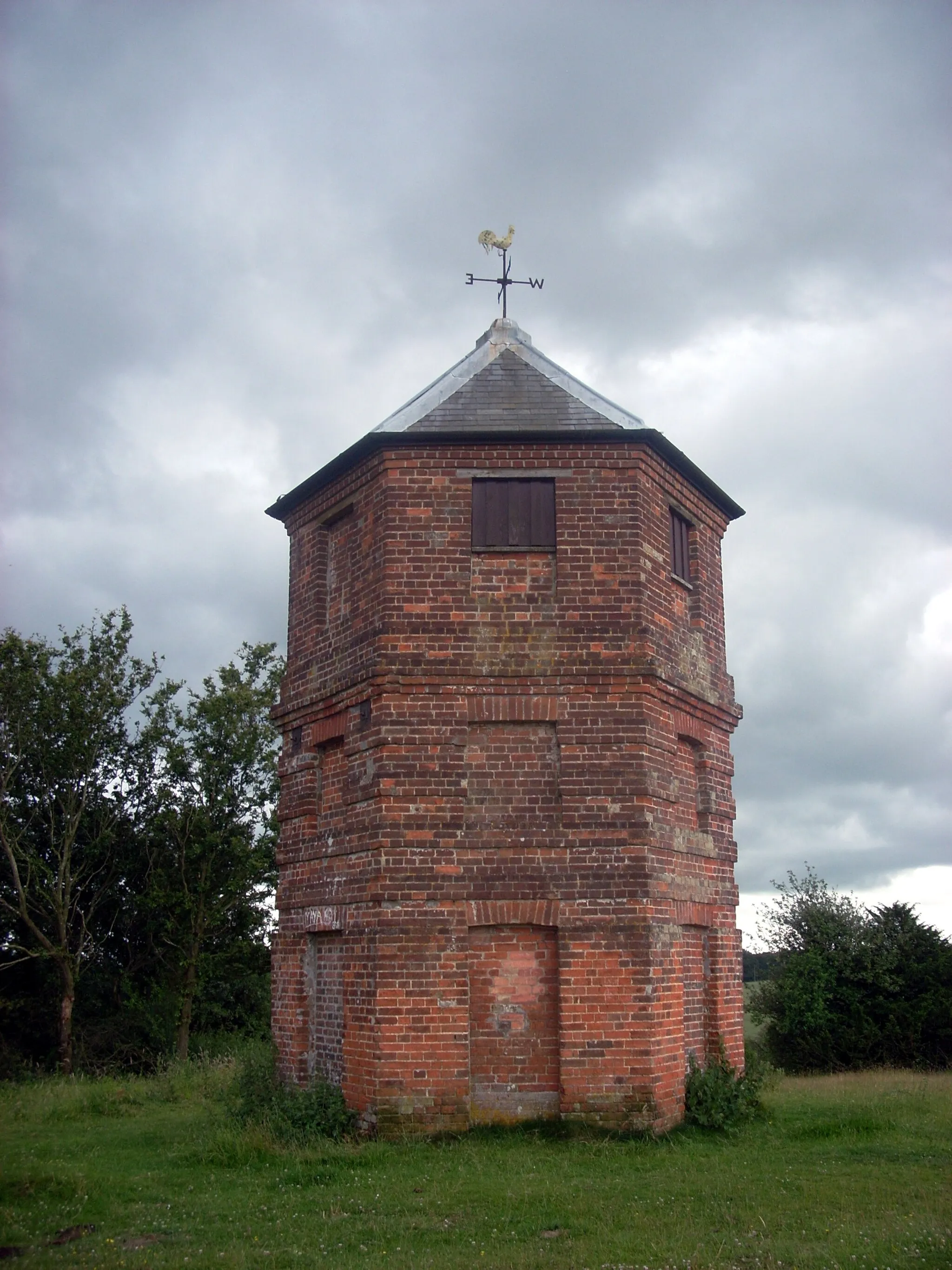 Photo showing: Disparate del siglo XVII, prabablemente construido por Giles Eyre de Brickworth House. Whiteparish, en el condado de Wiltshire, Inglaterra.