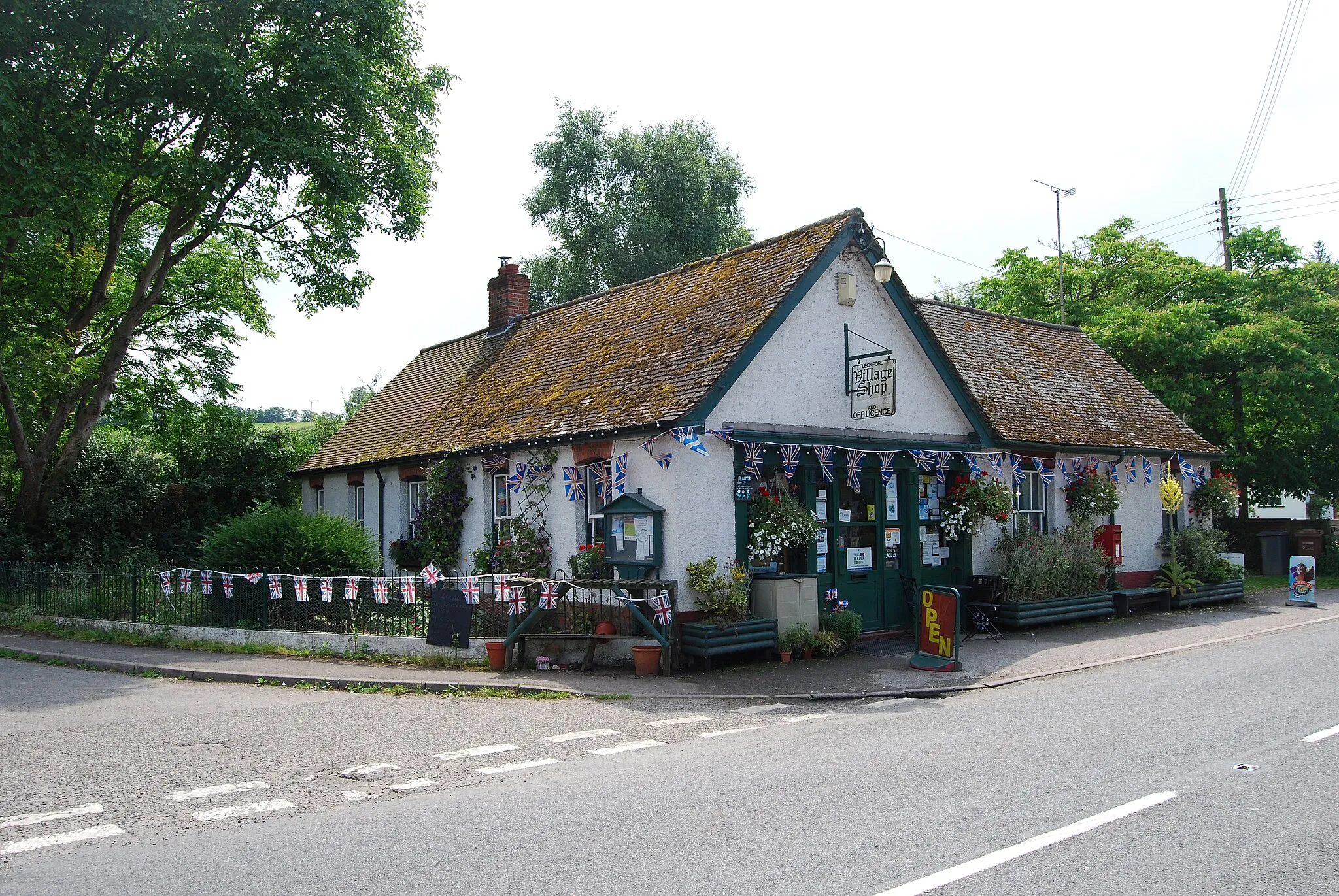 Photo showing: Village shop, Leckford