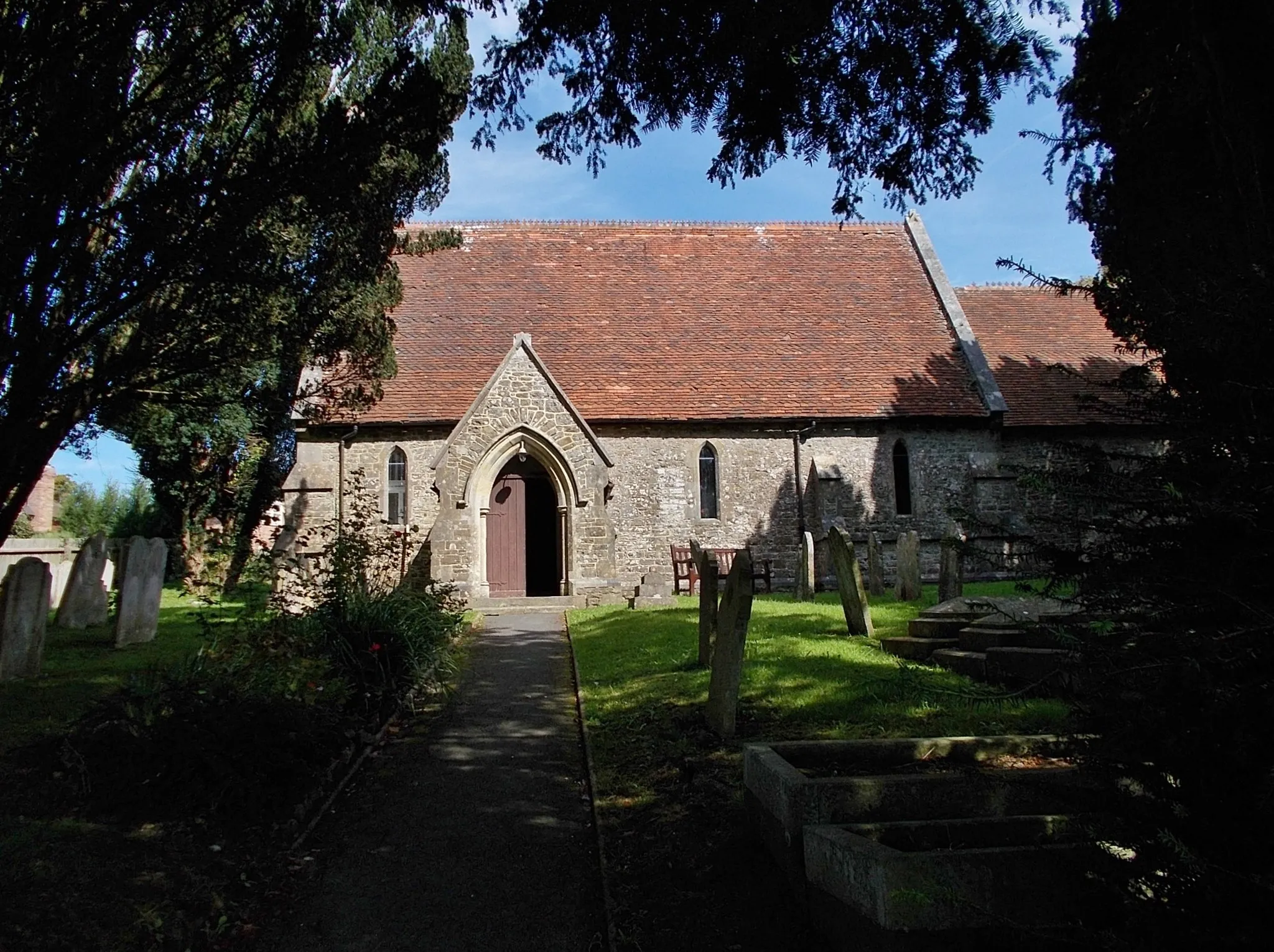 Photo showing: St Peter's Church, Havenstreet, Isle of Wight, UK