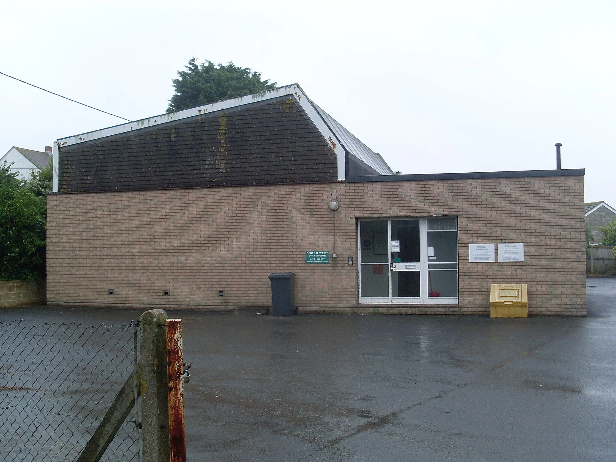 Photo showing: Brighstone Telephone Exchange