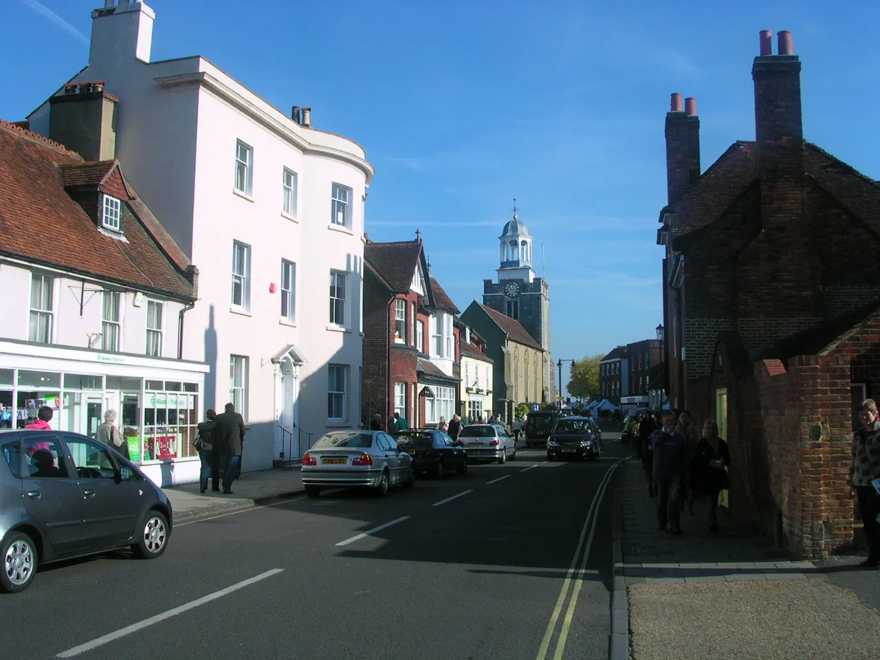 Photo showing: Lymington, Hampshire, England. November 2007.