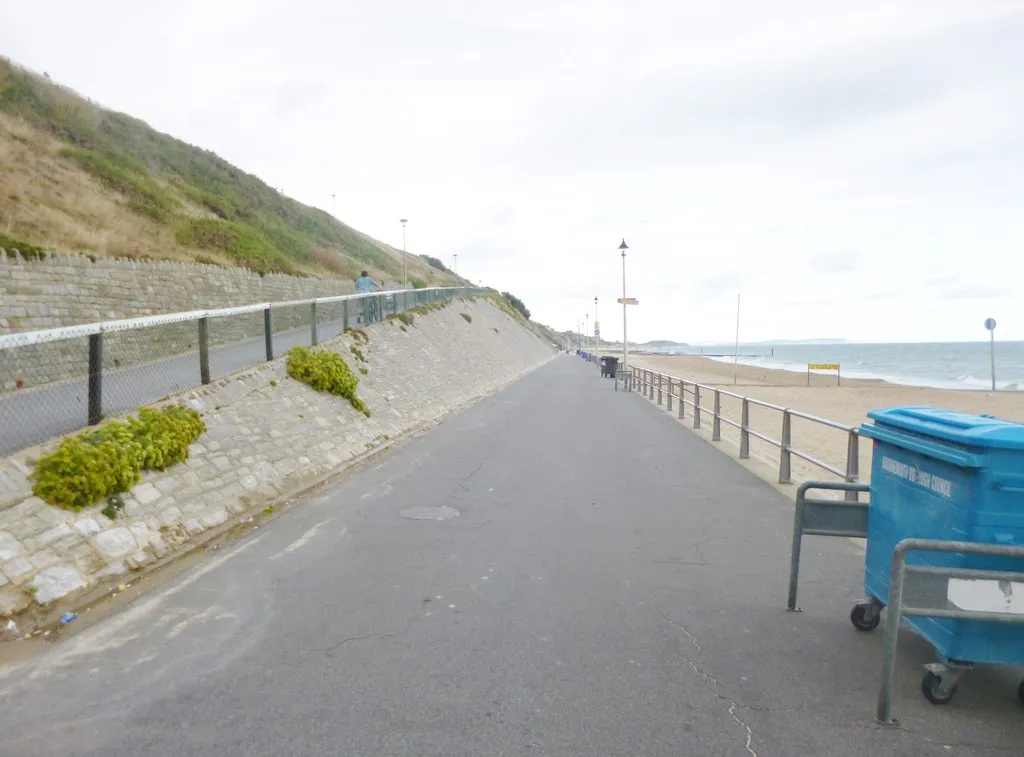 Photo showing: Southbourne Promenade