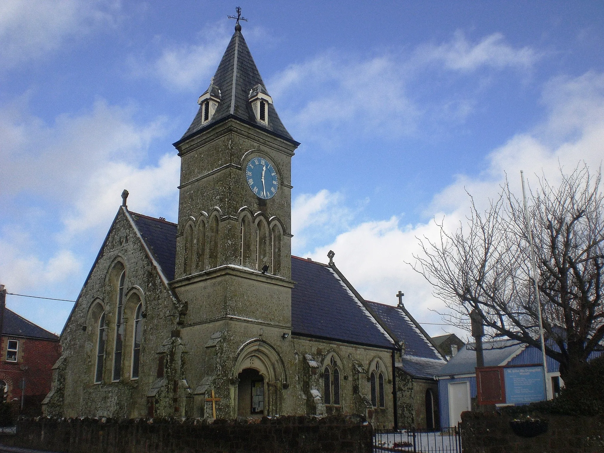 Photo showing: St John the Evangelist parish church, Wroxall, Isle of Wight