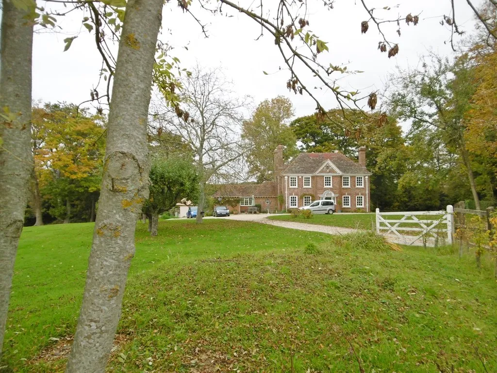 Photo showing: Ower, Wade Hill Farmhouse