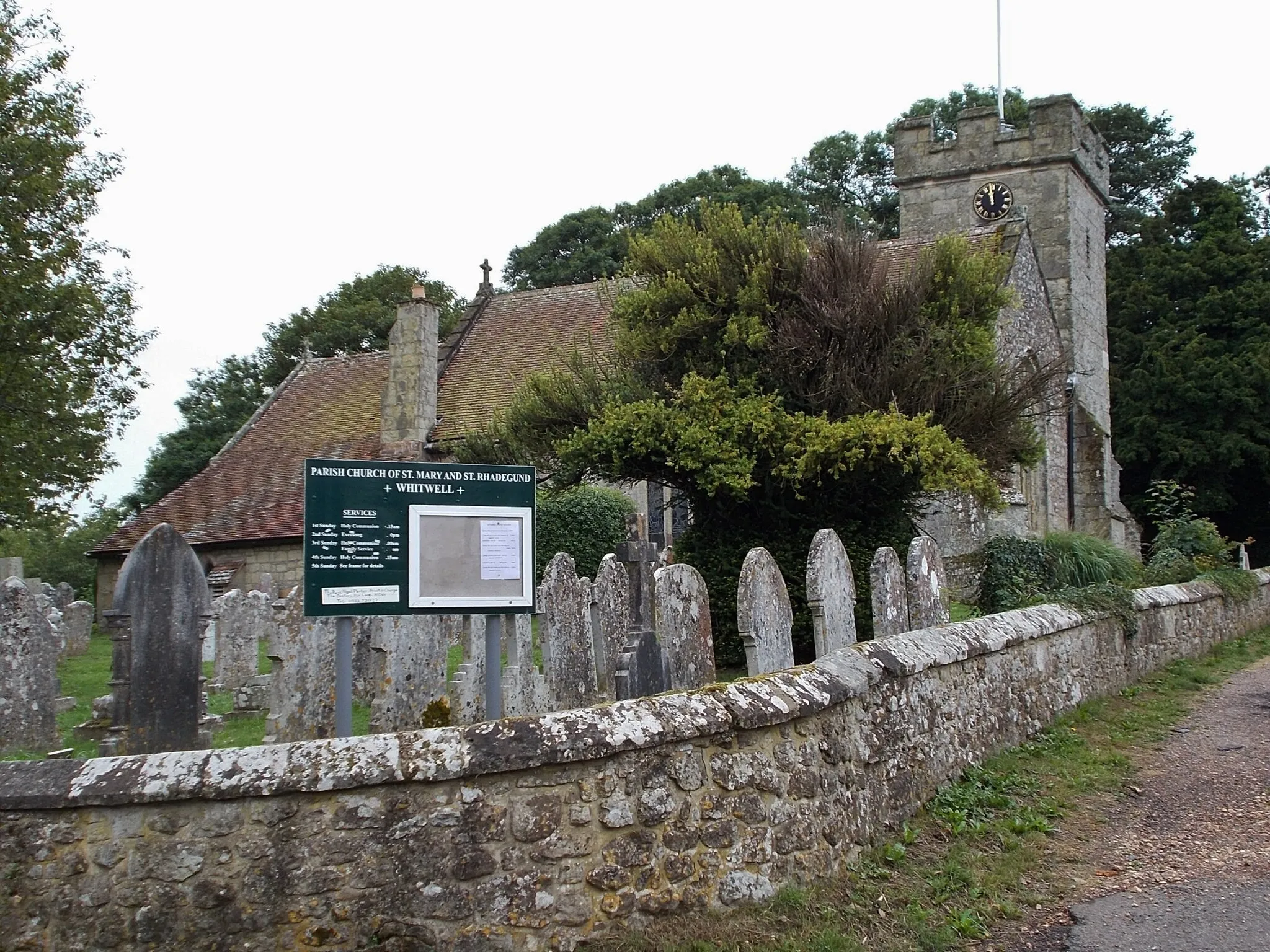 Photo showing: Whitwell parish church, Isle of Wight, UK