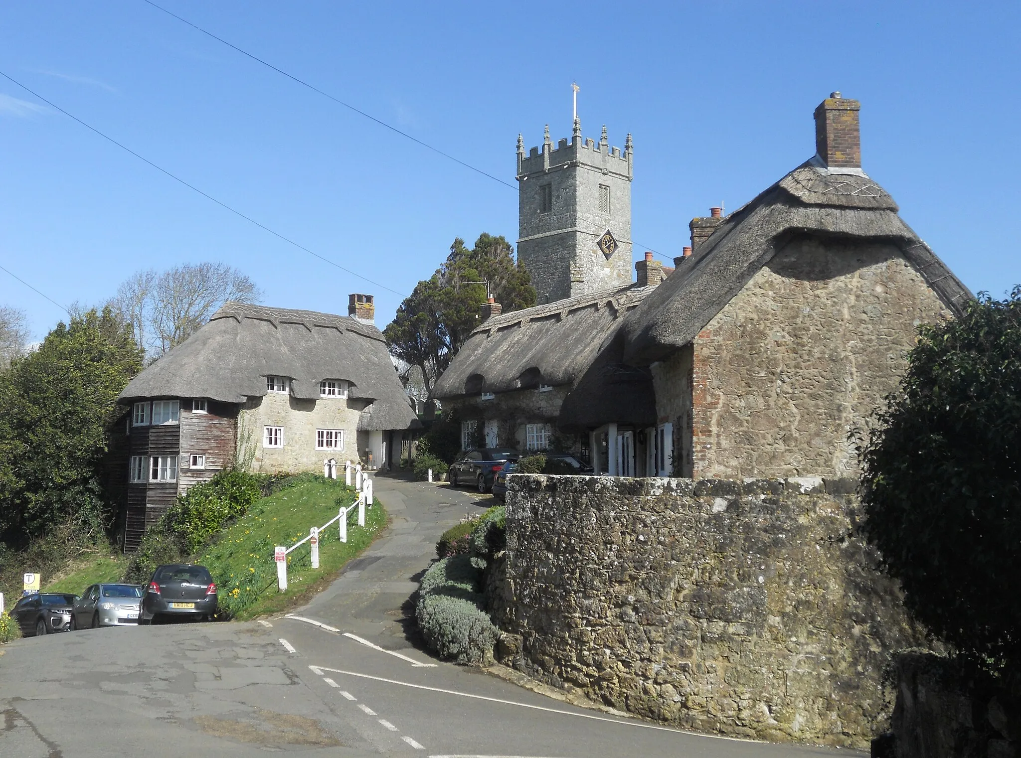 Photo showing: Thatched cottages, Godshill, Isle of Wight, England