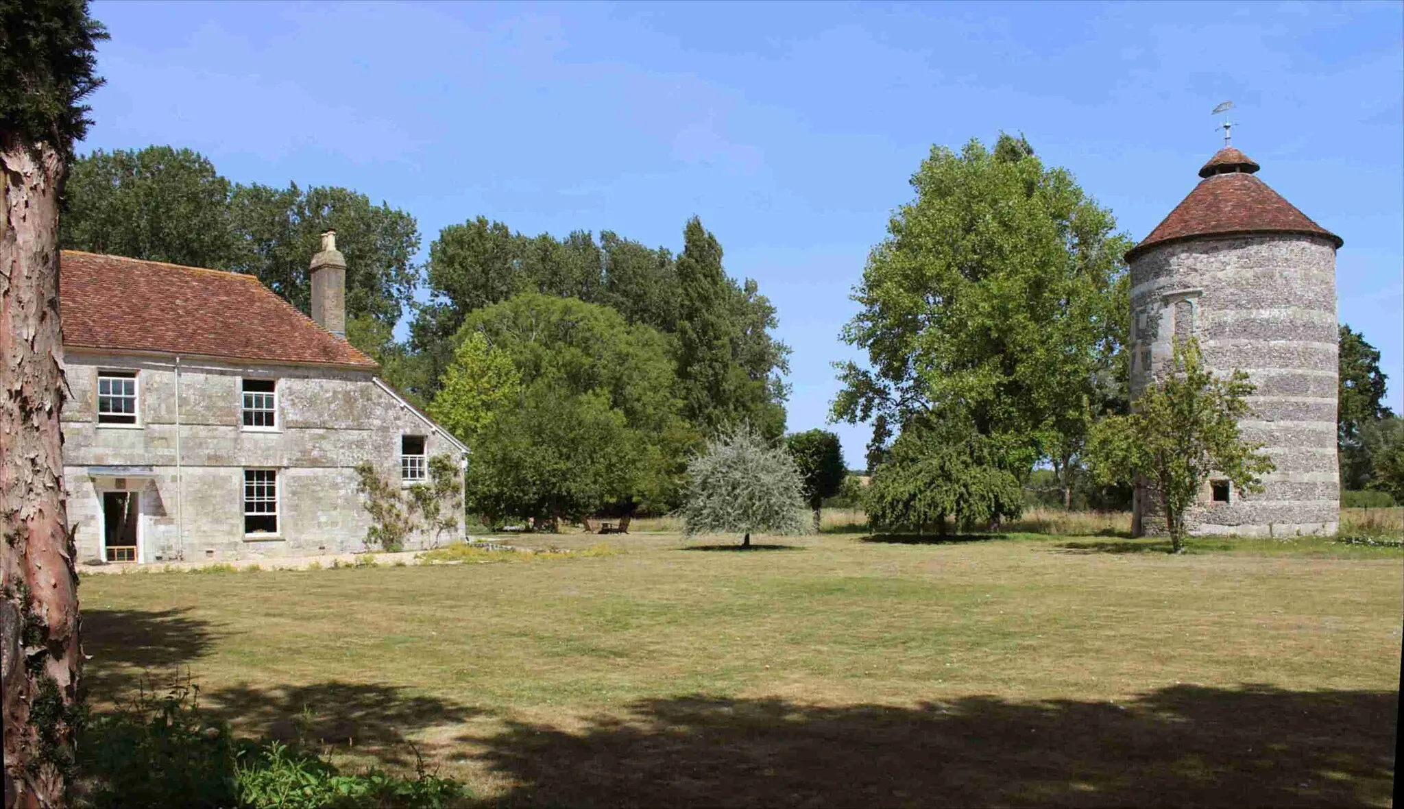 Photo showing: Faulston House and Dovecote near Bishopstone village WSW of Salisbury UK