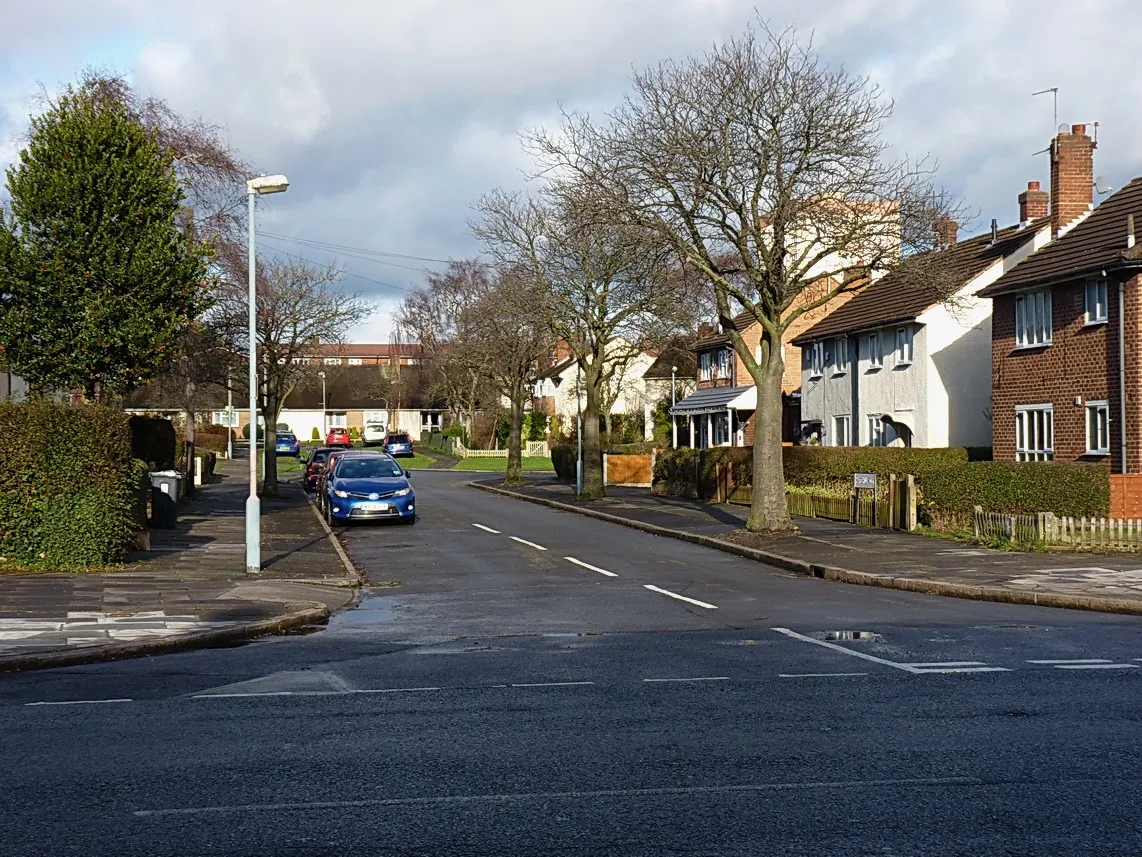 Photo showing: Hartshill Road houses
