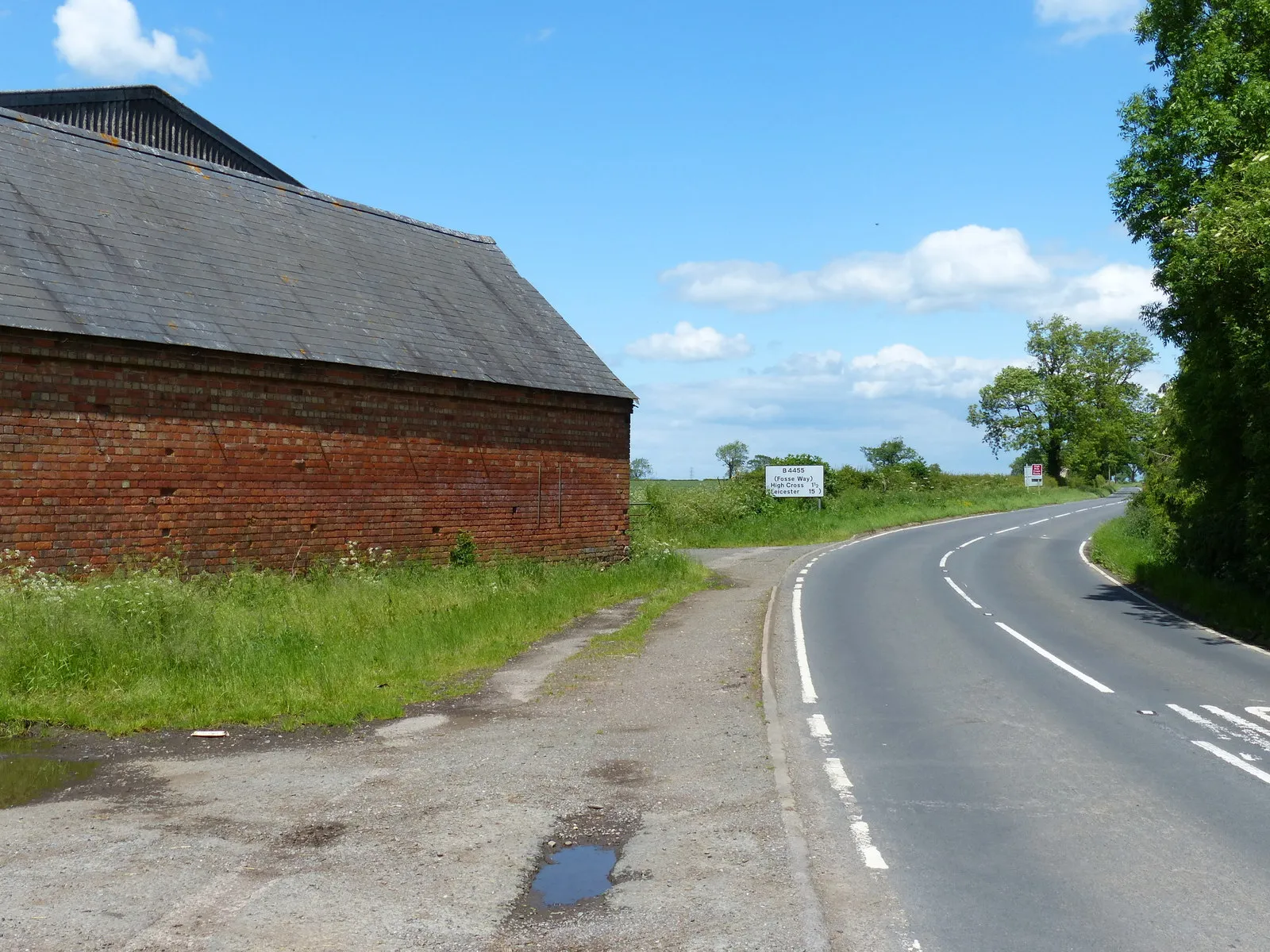 Photo showing: B4455 Fosse Way at Cloudesley Bush