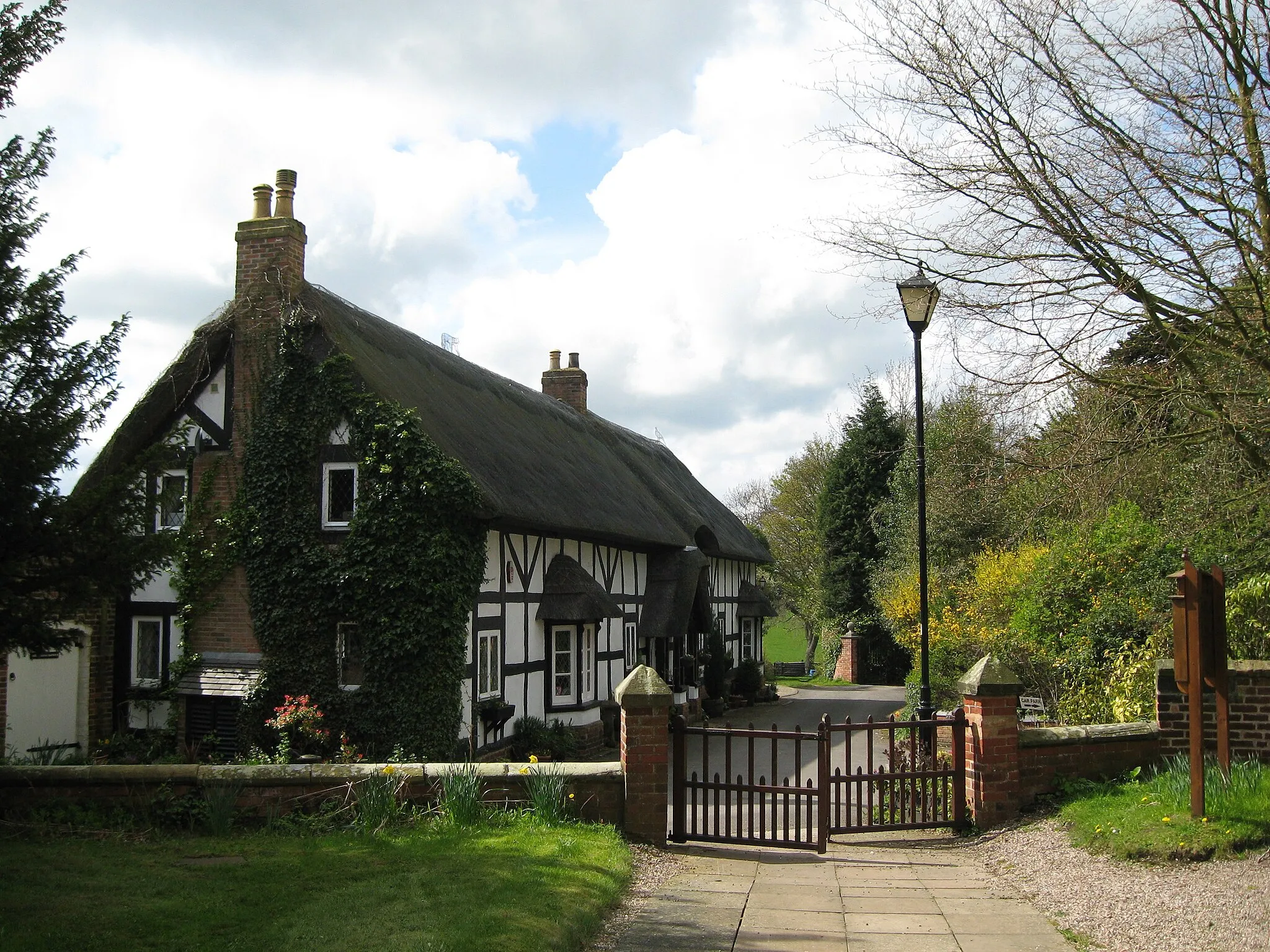 Photo showing: A corner of Hanbury - Staffordshire