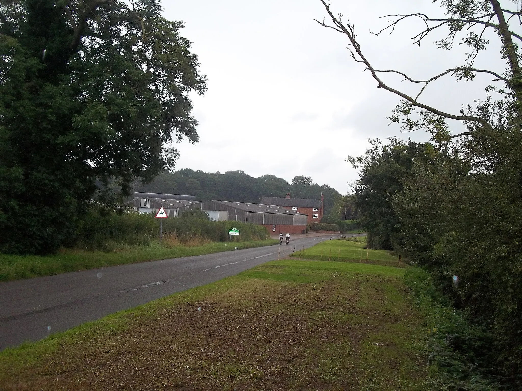 Photo showing: Cyclists at Grangewood