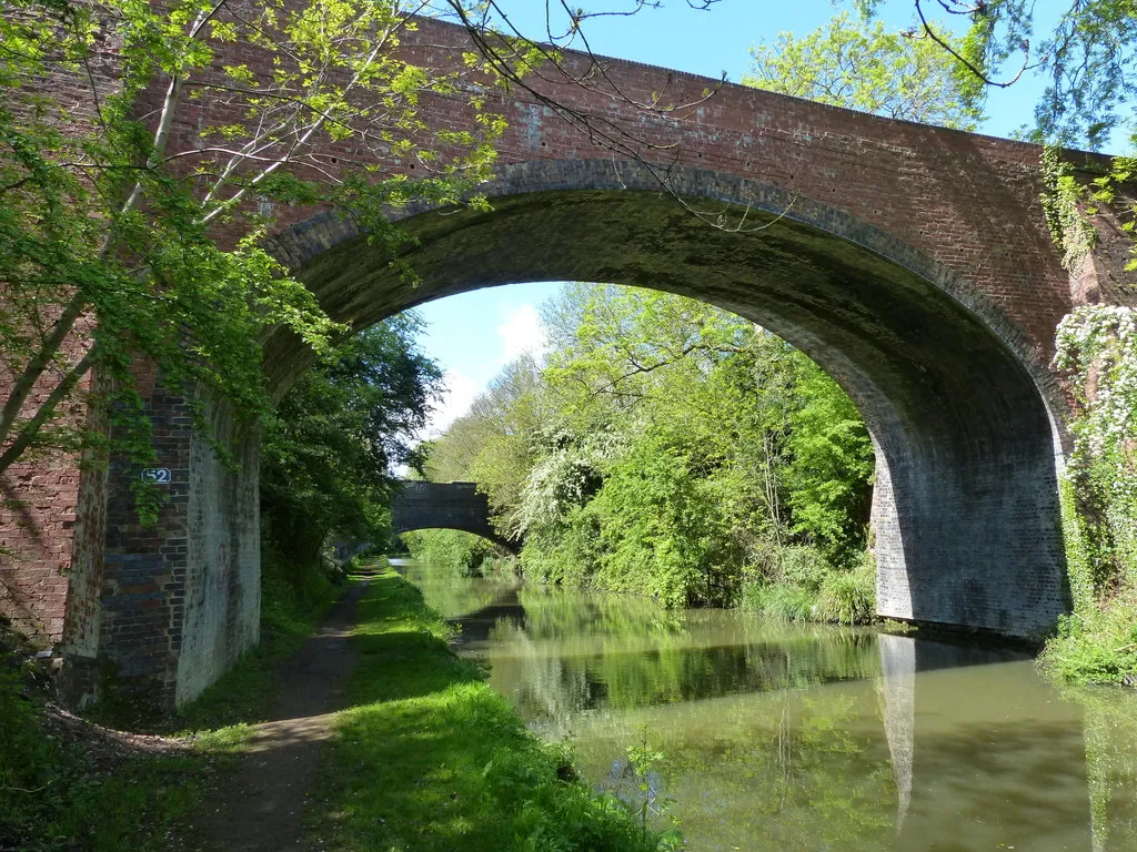 Photo showing: Bridge 52: Factory Bridge