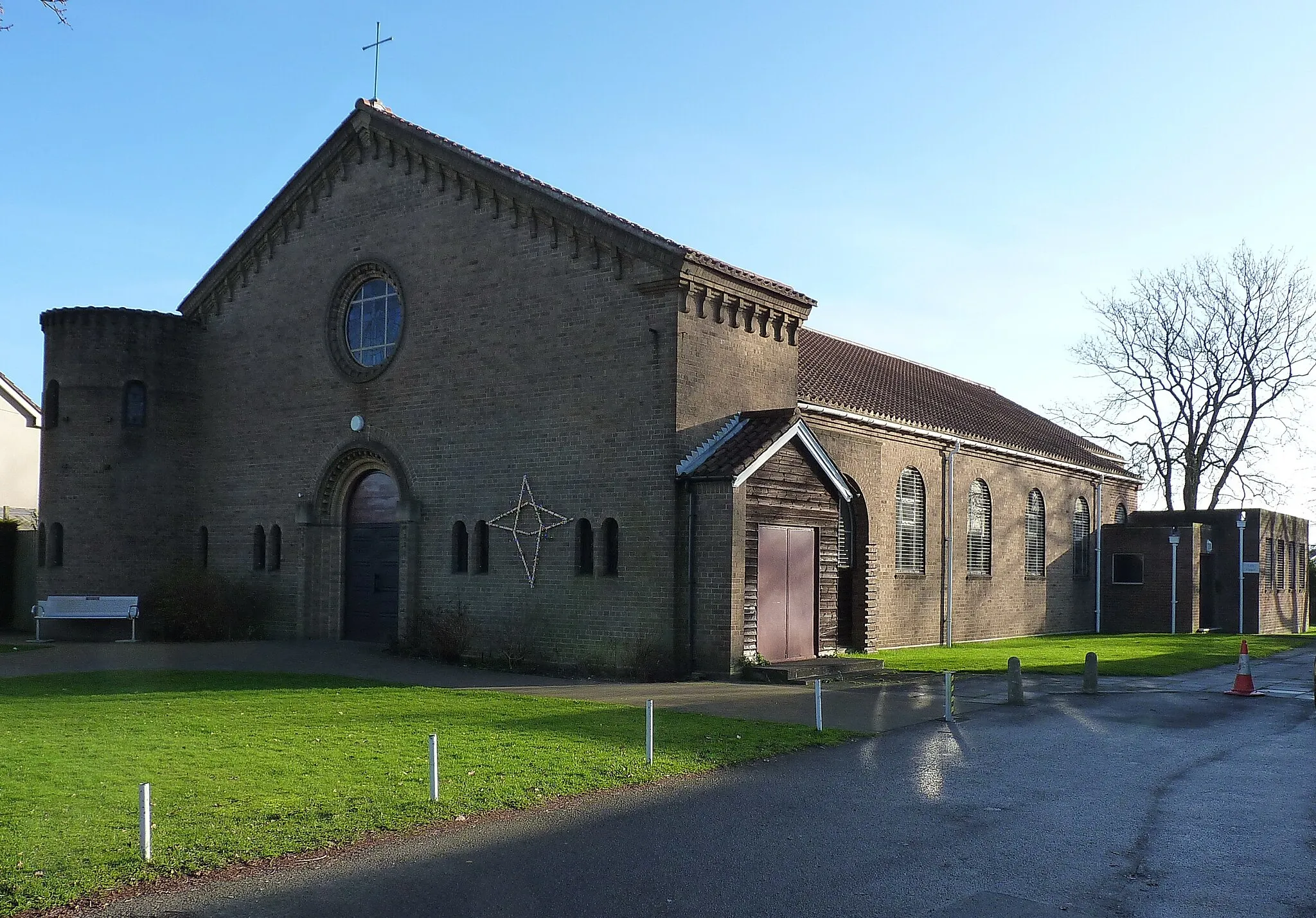 Photo showing: The Immanuel Church on Highter's Heath Lane