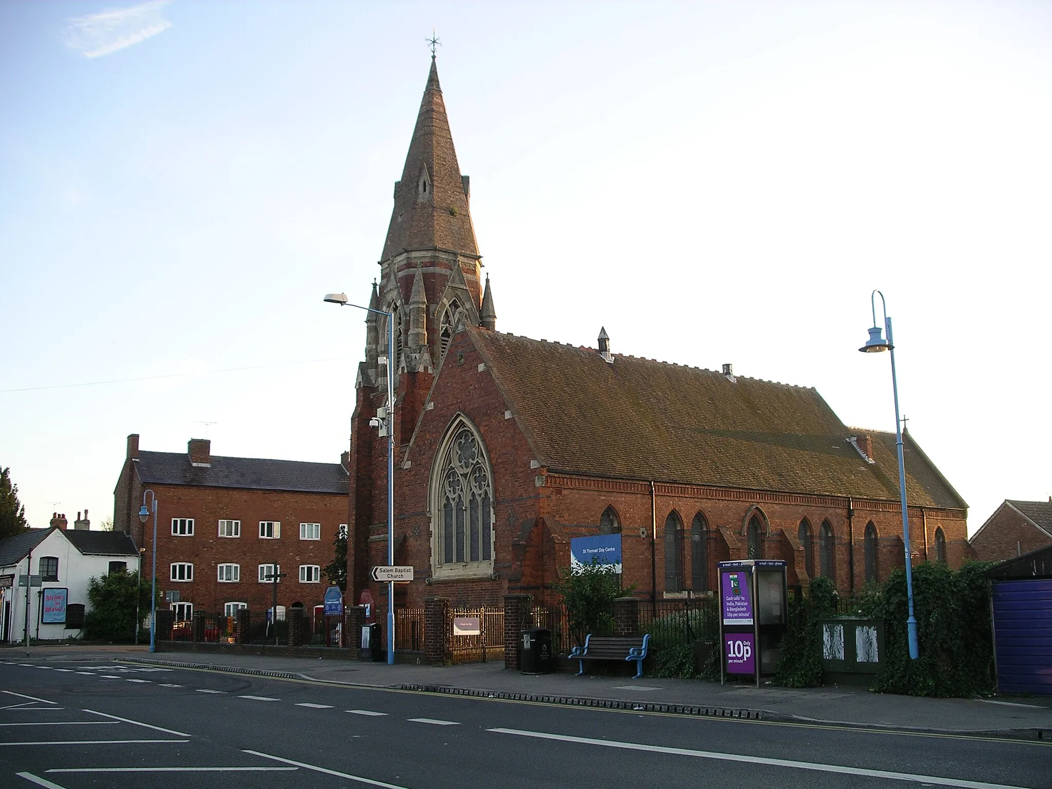 Photo showing: The church of St Thomas the Apostle, Longford, Coventry, England