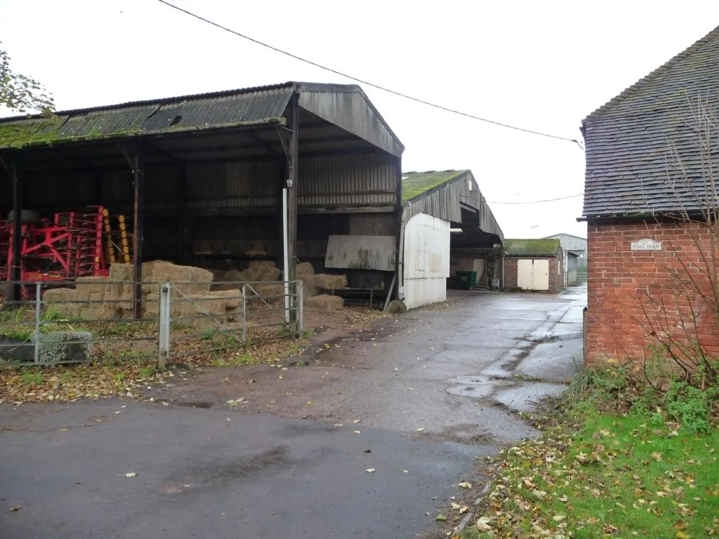 Photo showing: Barns at Hall Farm, Haunton