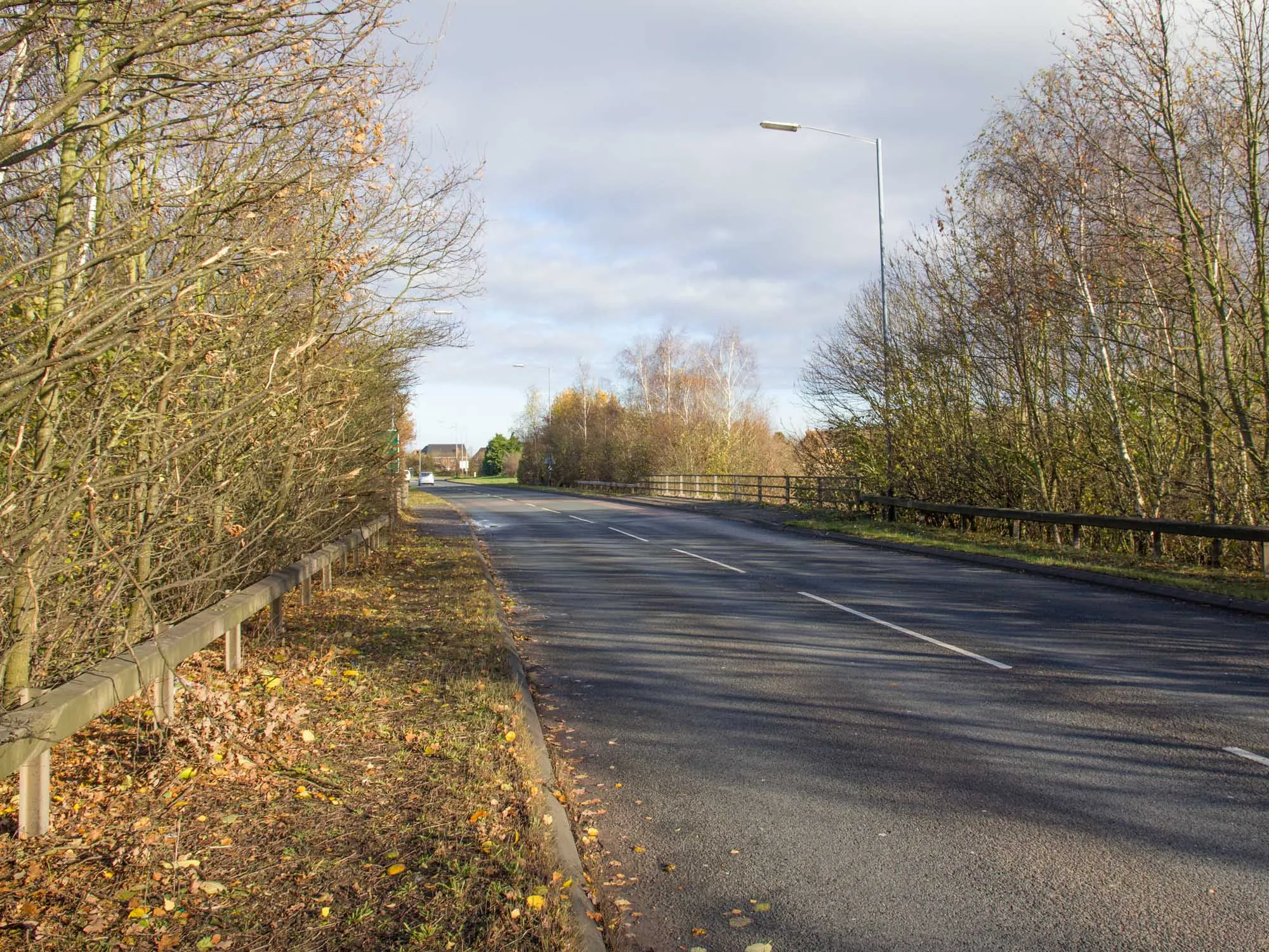 Photo showing: Bridge over River Dene, A429 Wellesbourne bypass