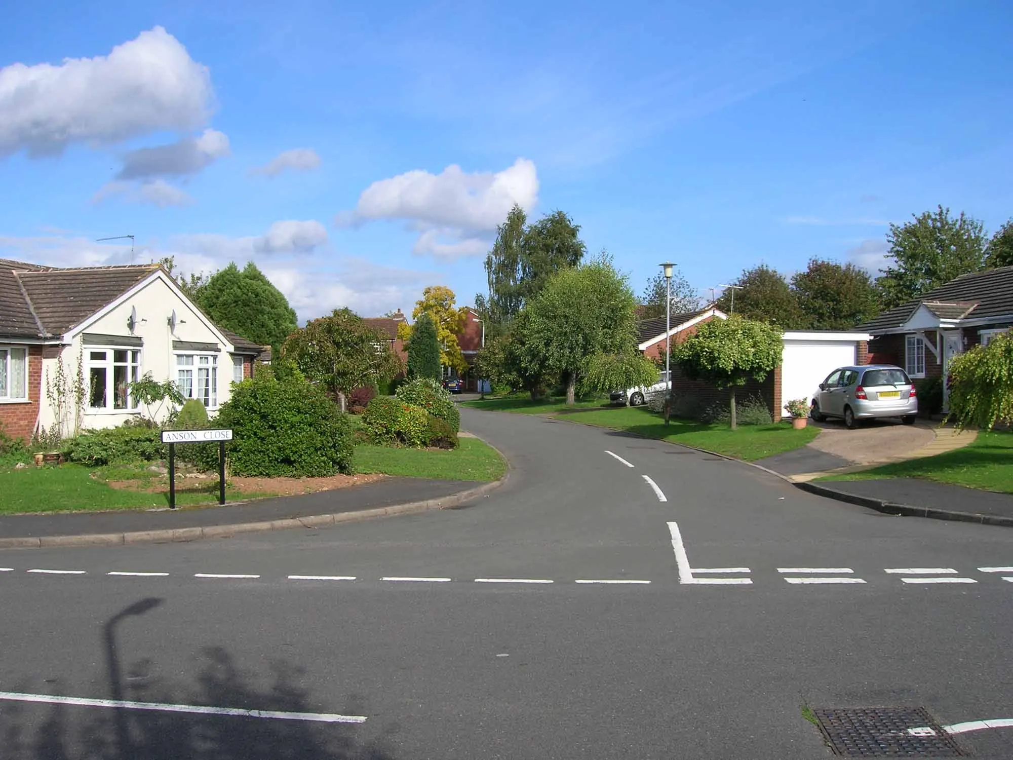 Photo showing: Anson Close, Dovehouse Estate