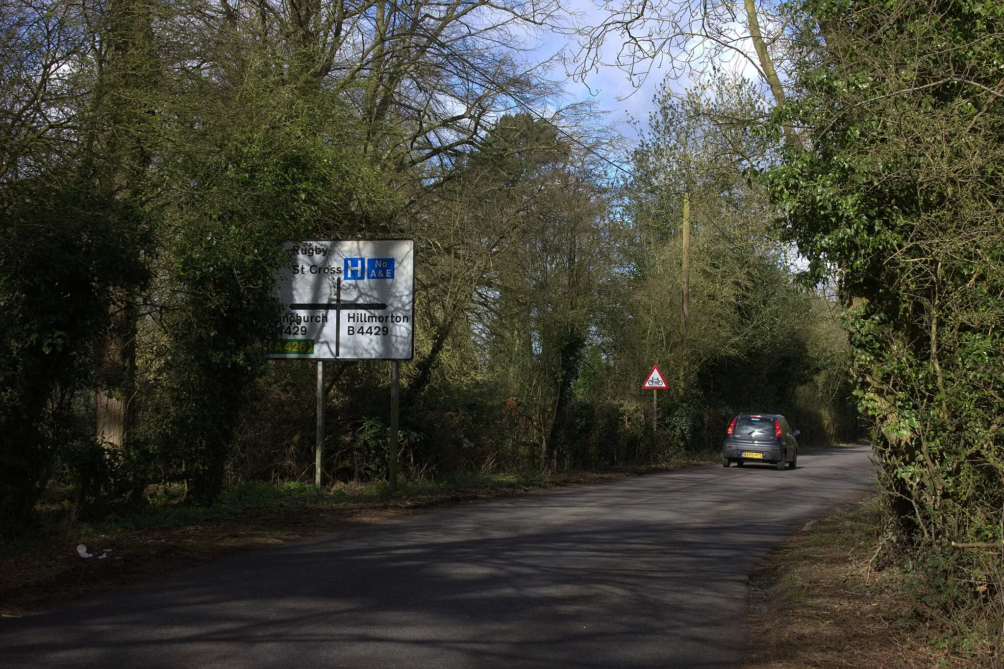 Photo showing: Onley Lane, approaching Ashlawn Road