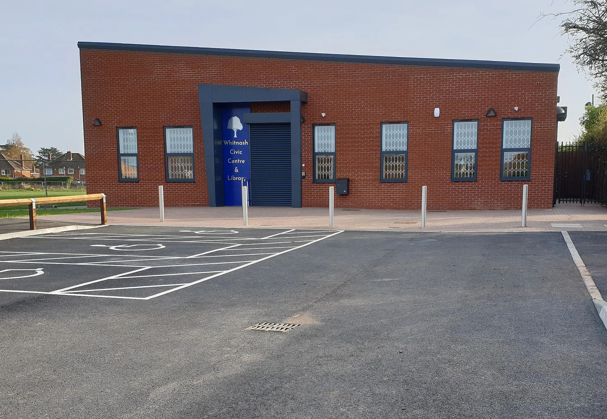 Photo showing: The Whitnash Civic Centre & Library first opened in 2021.