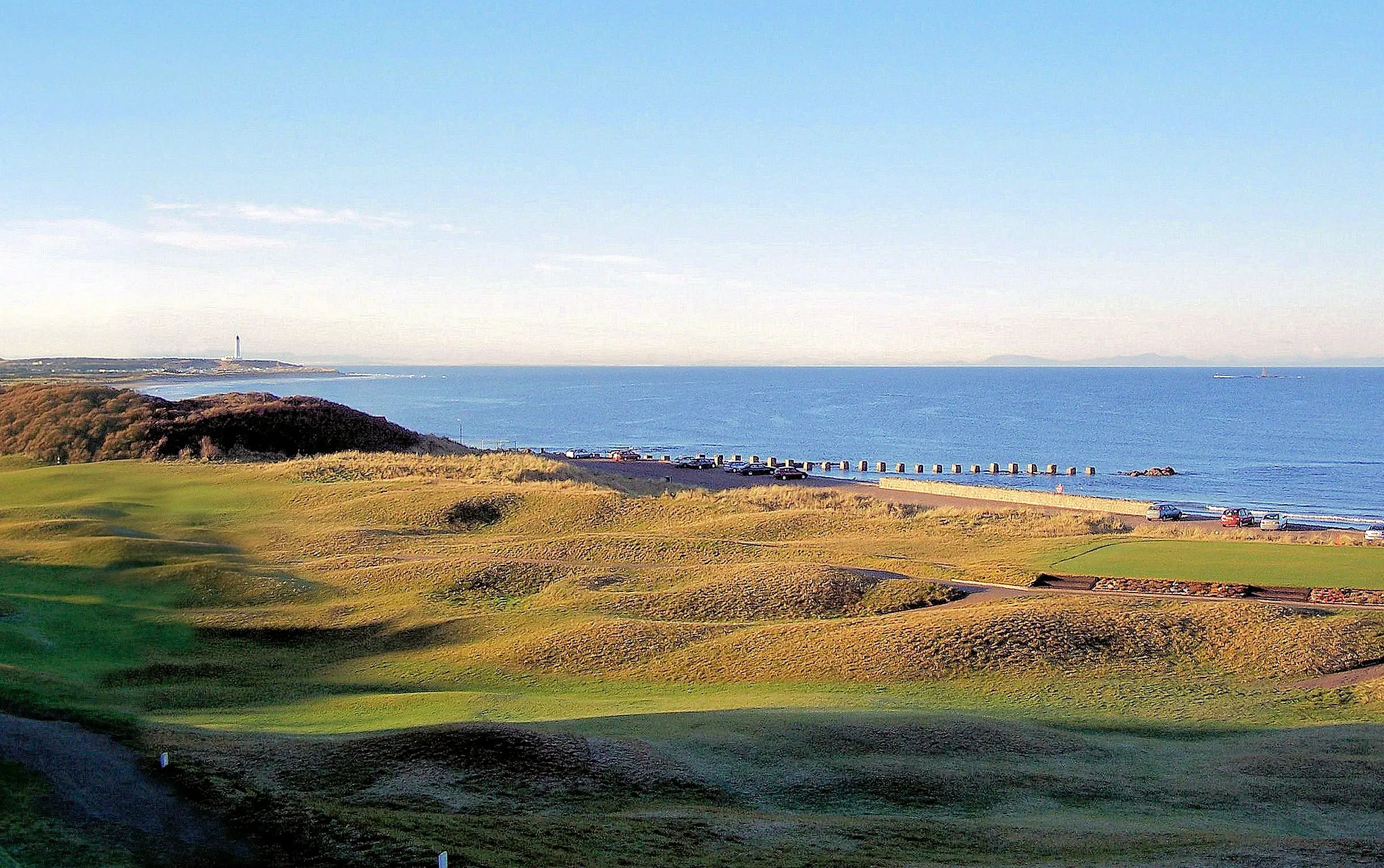 Photo showing: Moray Golf Club, Lossiemouth, Scotland.  The 18th fairway.