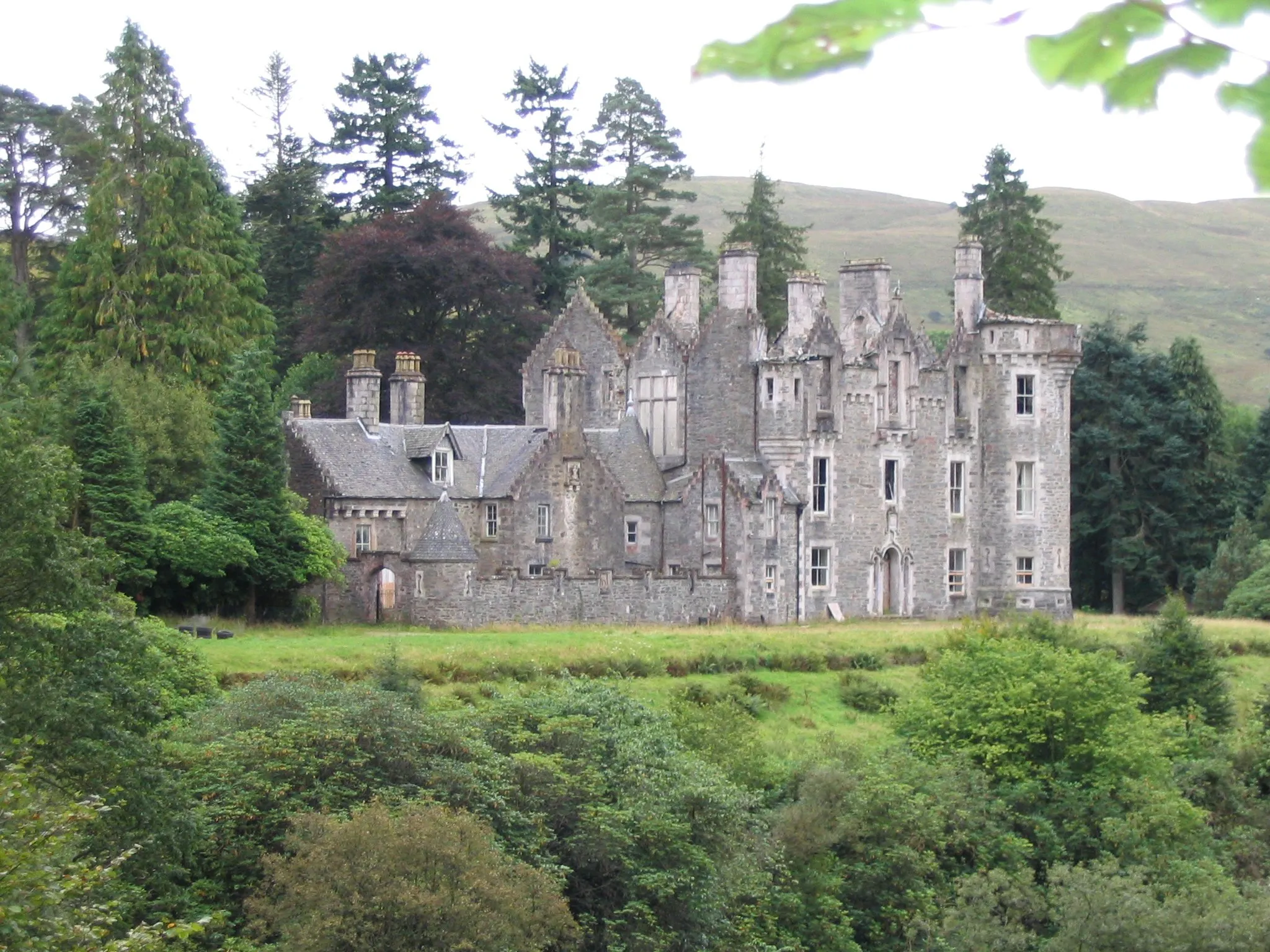 Photo showing: Photograph of Dunans Castle.
I took this photograph.