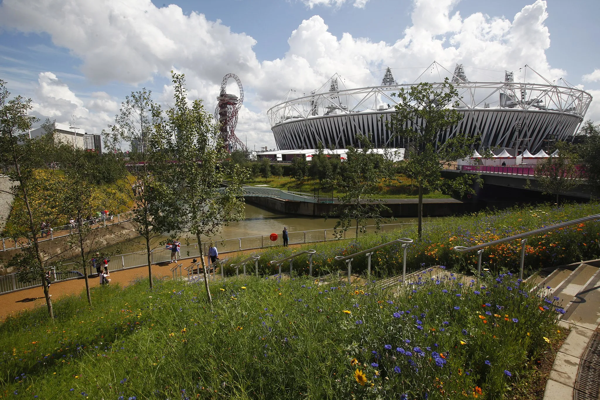 Photo showing: View across the 2012 Gardens to the Olympic Stadium, 5 August 2012