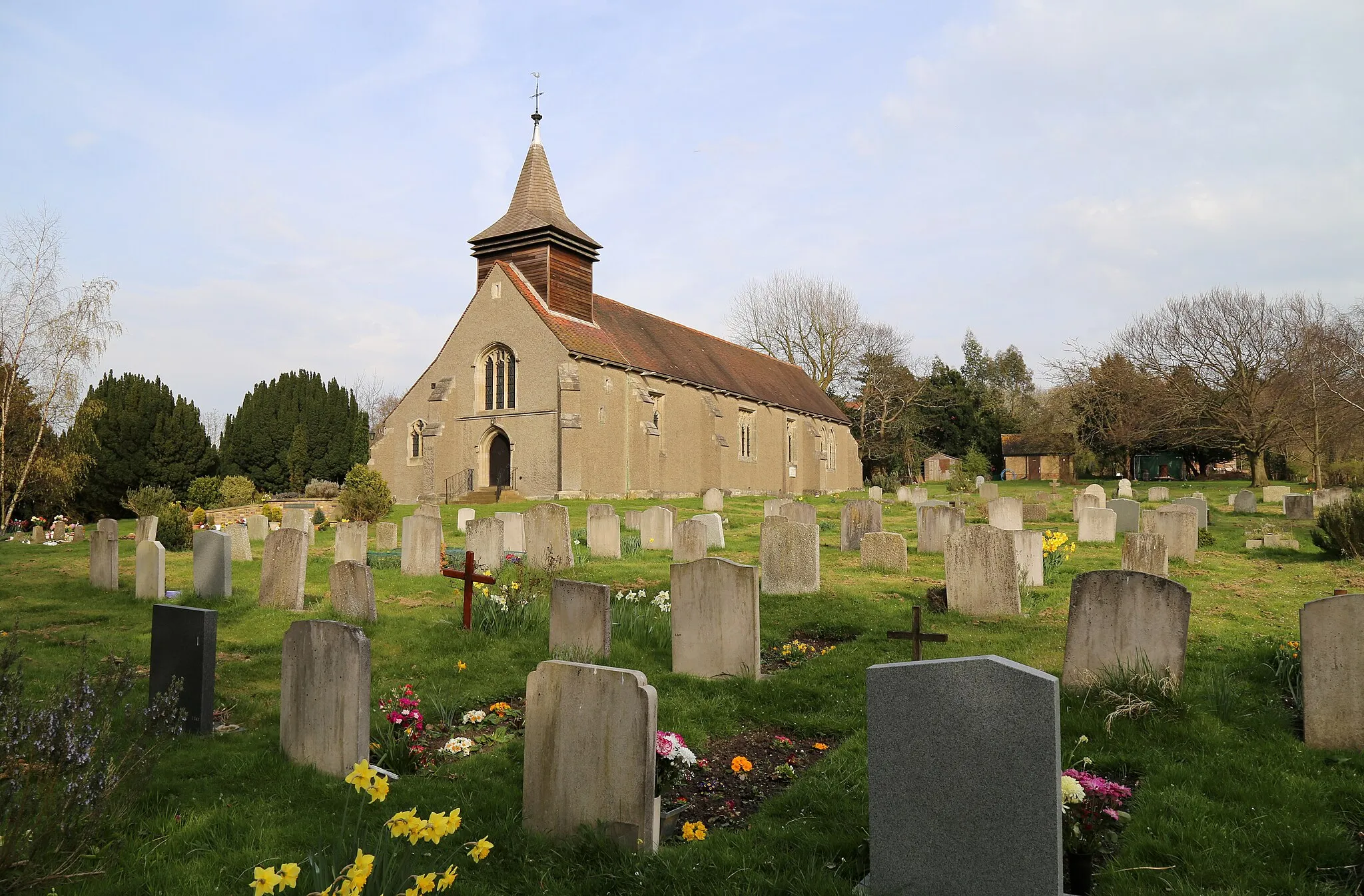 Photo showing: St Thomas' parish church and churchyard, Upshire, Essex, England, seen from the southwest