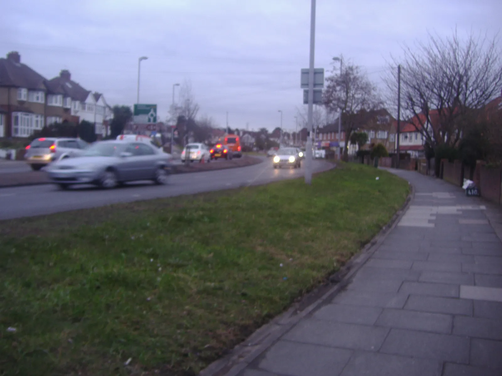 Photo showing: Hook Road approaching the roundabout