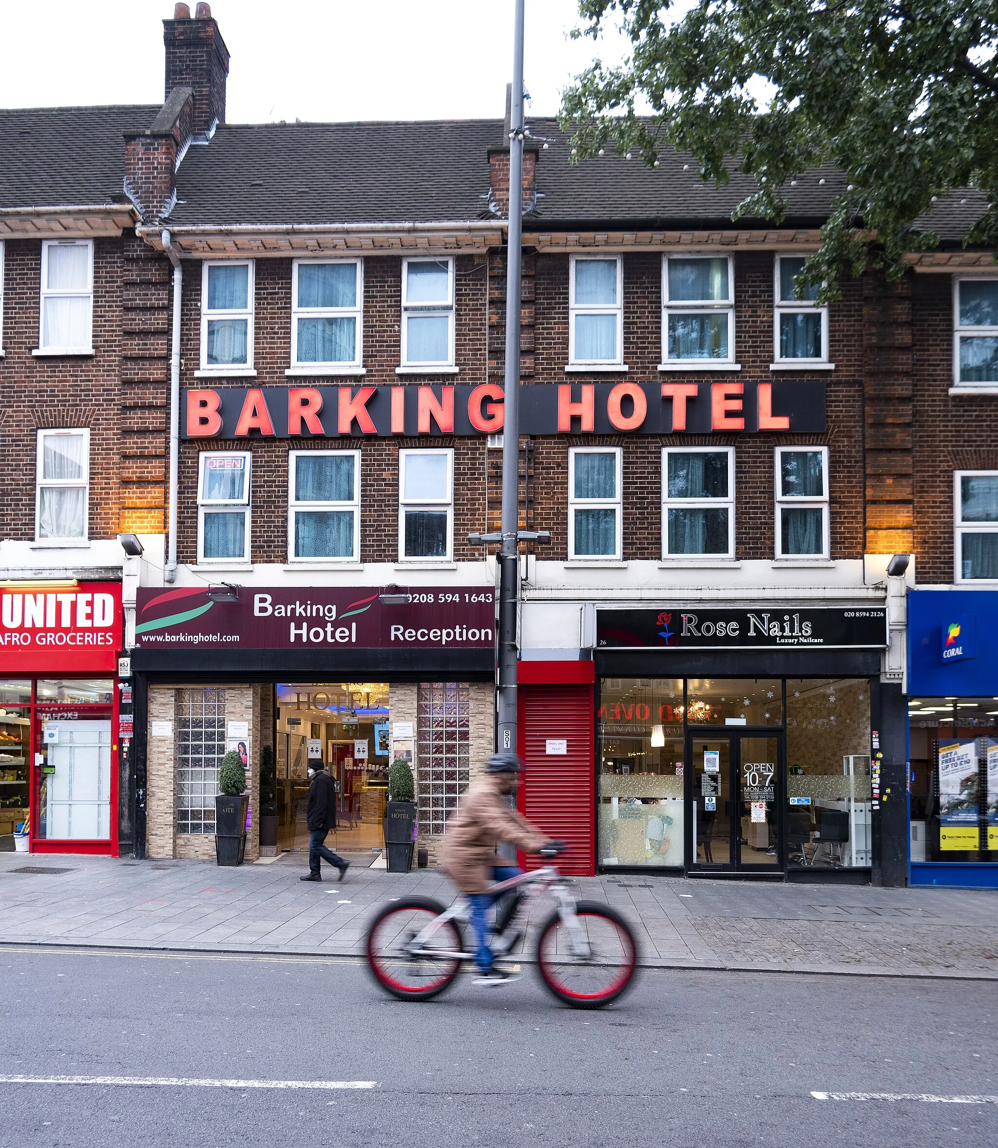 Photo showing: Barking Hotel