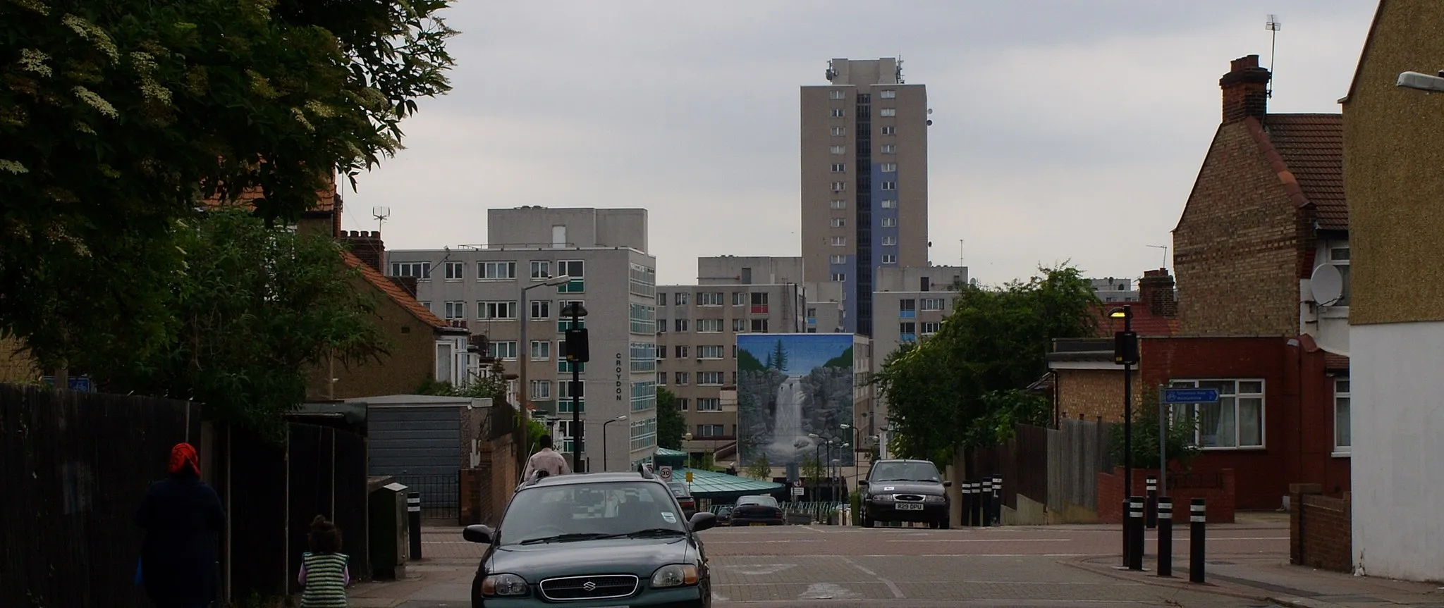 Photo showing: Entrance to Broadwater Farm, London N17