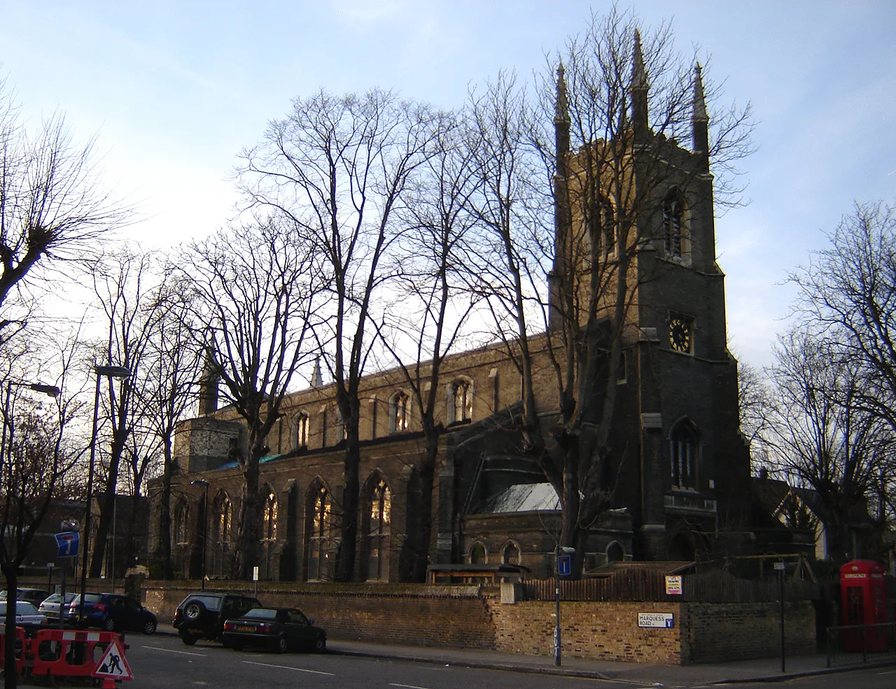 Photo showing: The former St Paul's parish church, Canonbury, London N1, seen from the southeast