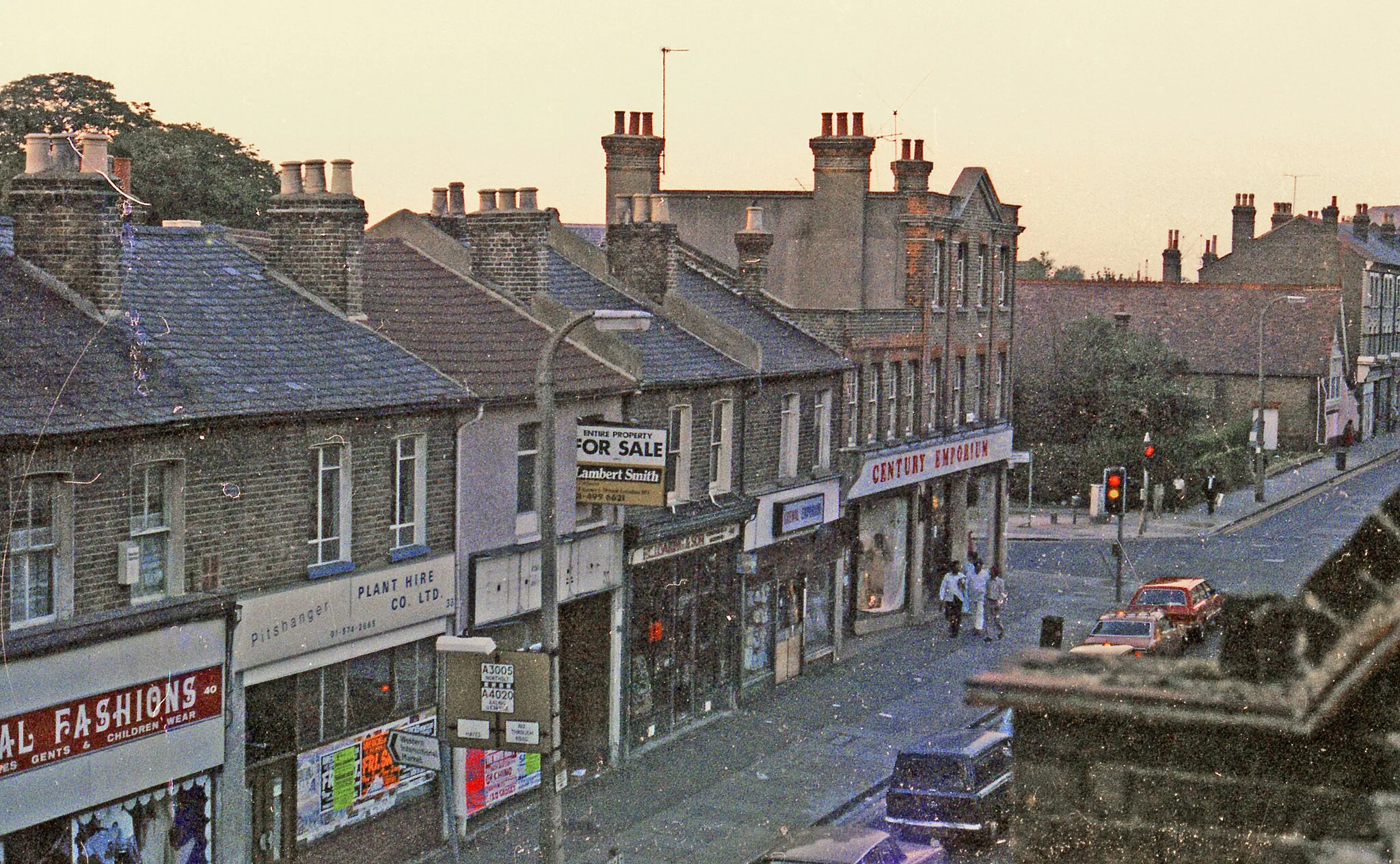 Photo showing: King Street, Southall