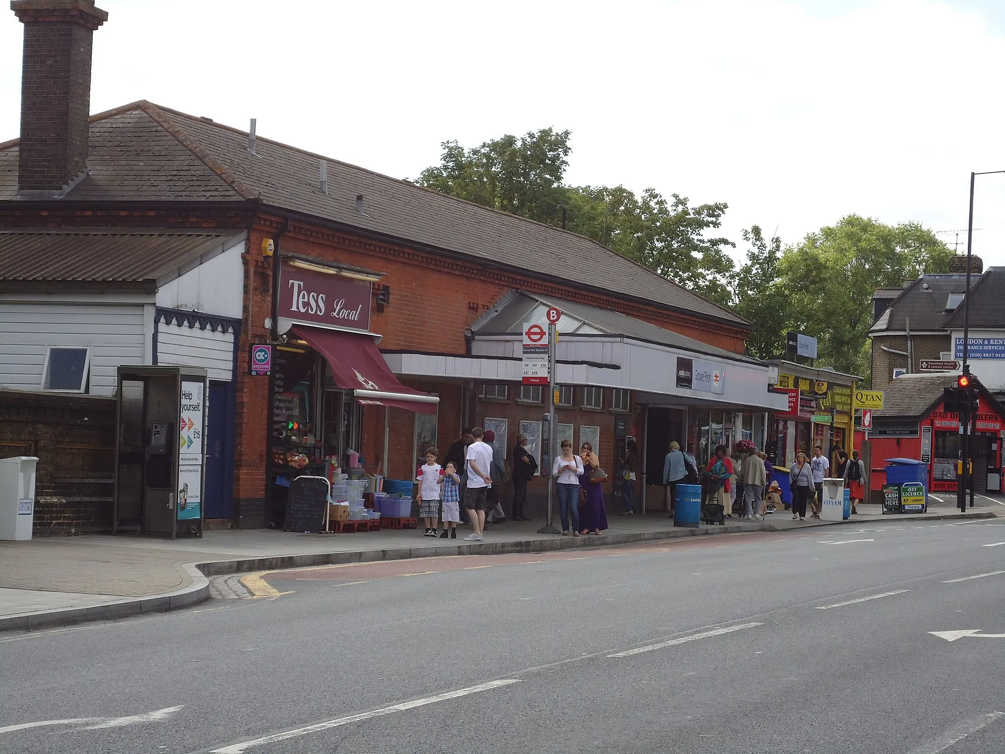 Photo showing: Grove Park railway station