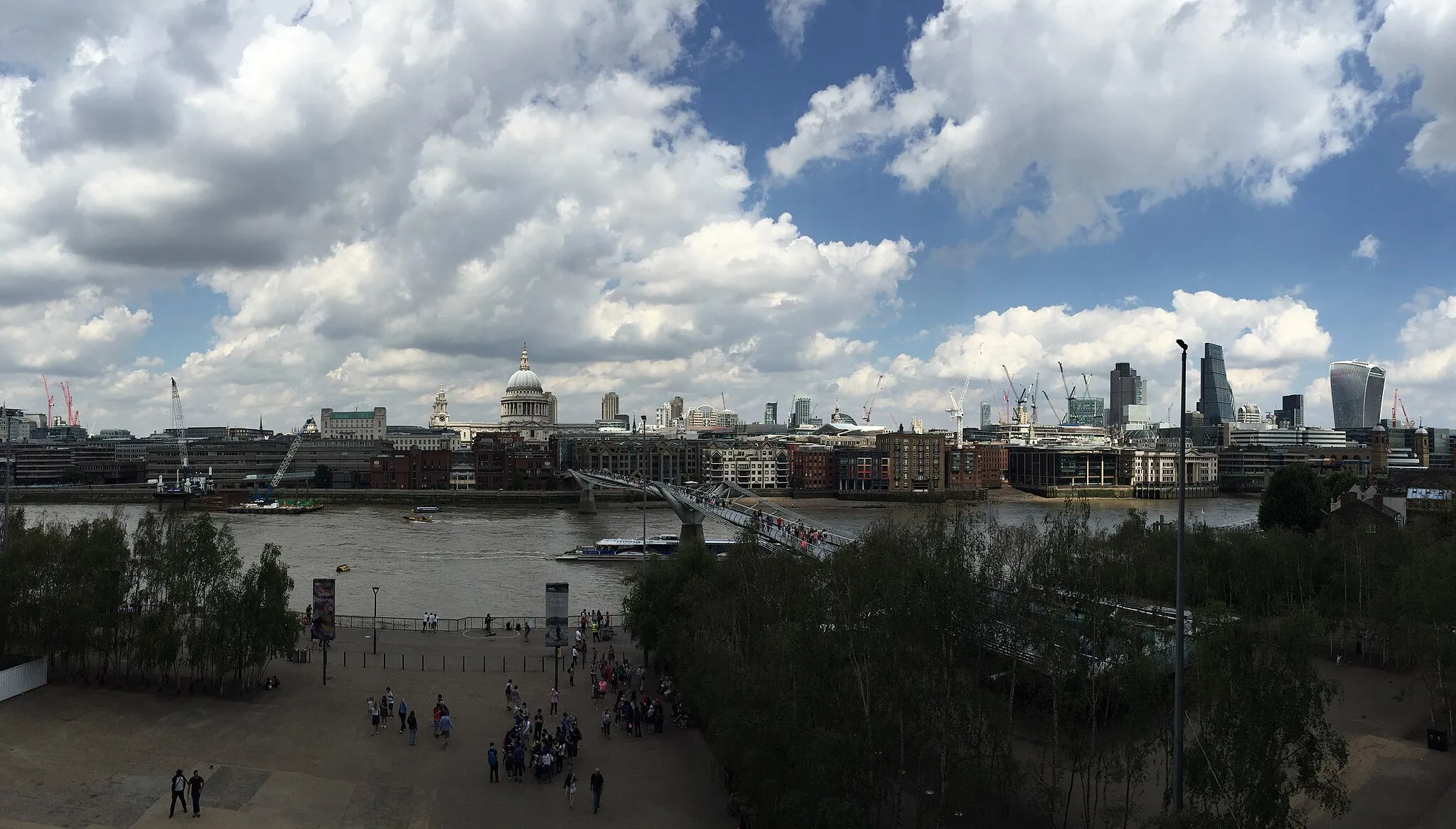 Photo showing: Panoramic view from Tate Modern balcony