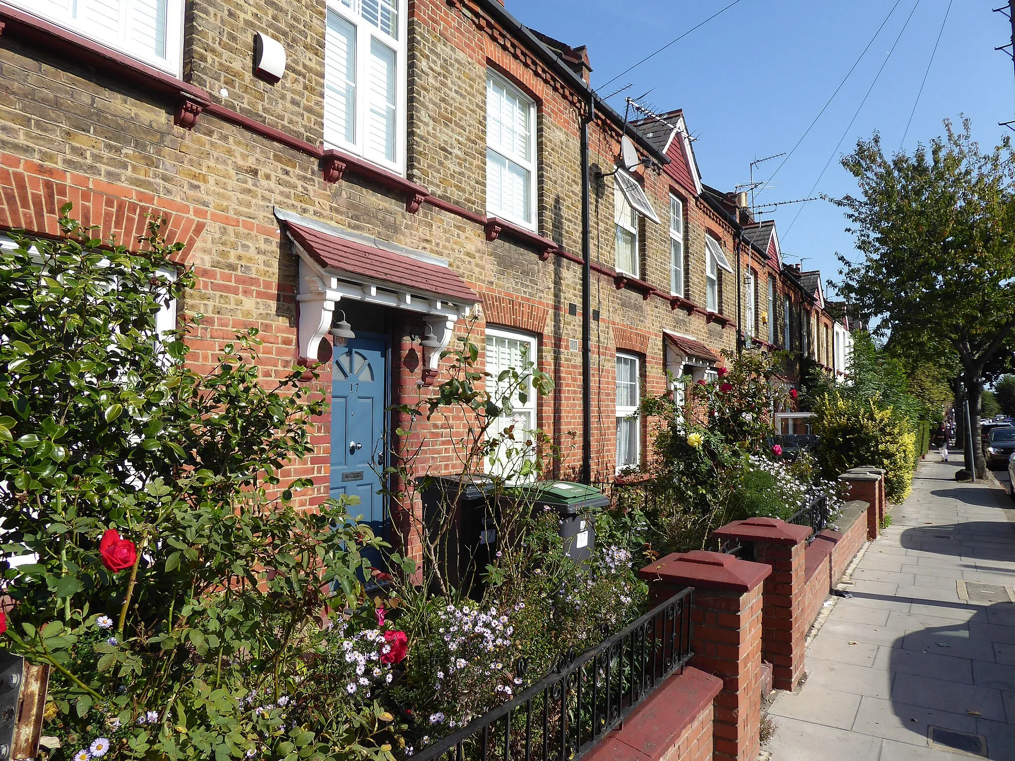 Photo showing: Houses at Wood Green