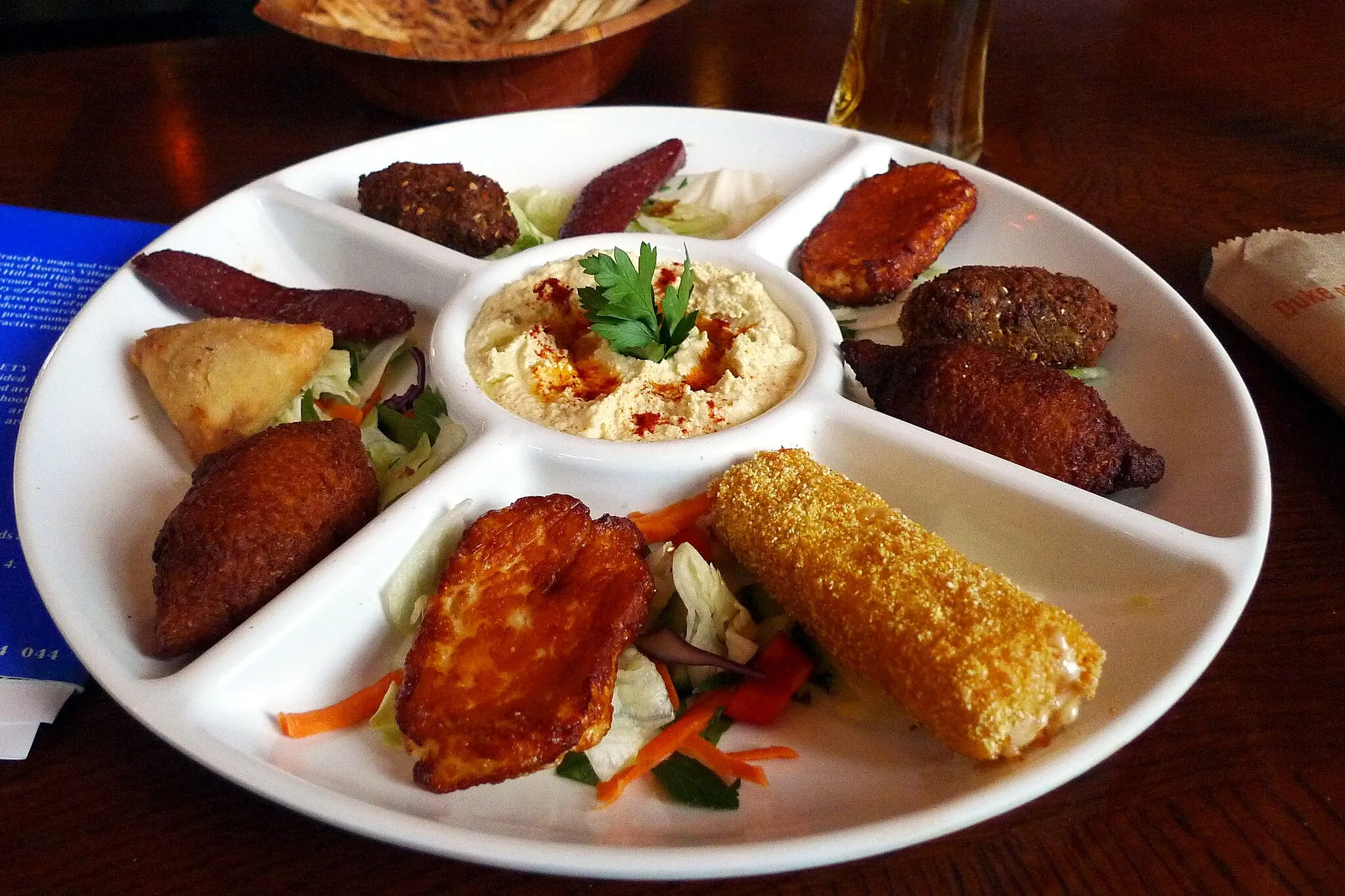 Photo showing: The hot meze platter at this pub. It's mostly fried stuff, but pretty decent fried stuff, with some nice flatbread and hummus. At The Duke of Edinburgh, Mayes Road.