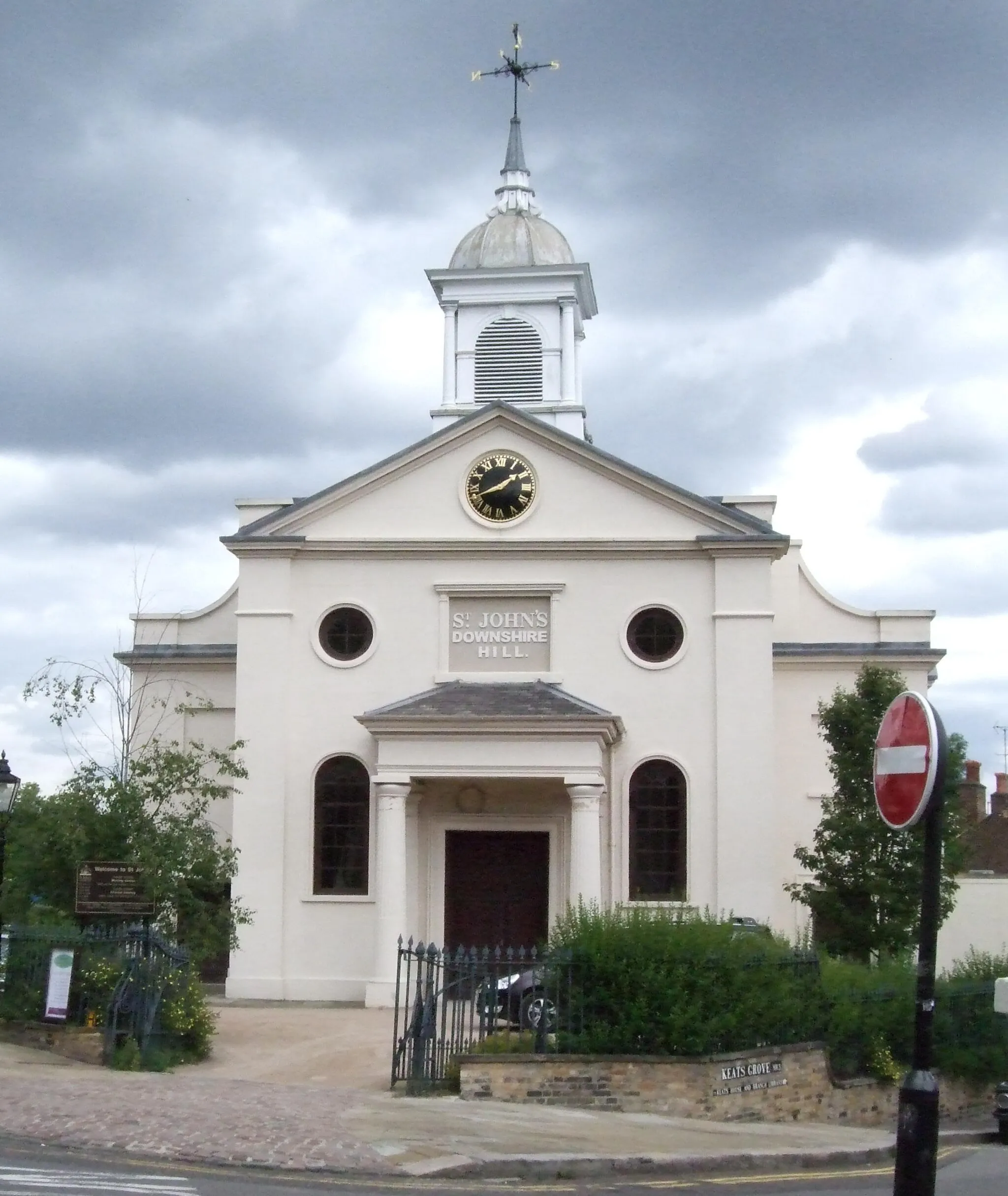 Photo showing: St John's Church, Downshire Hill, Hampstead, London on the corner of Keats Grove