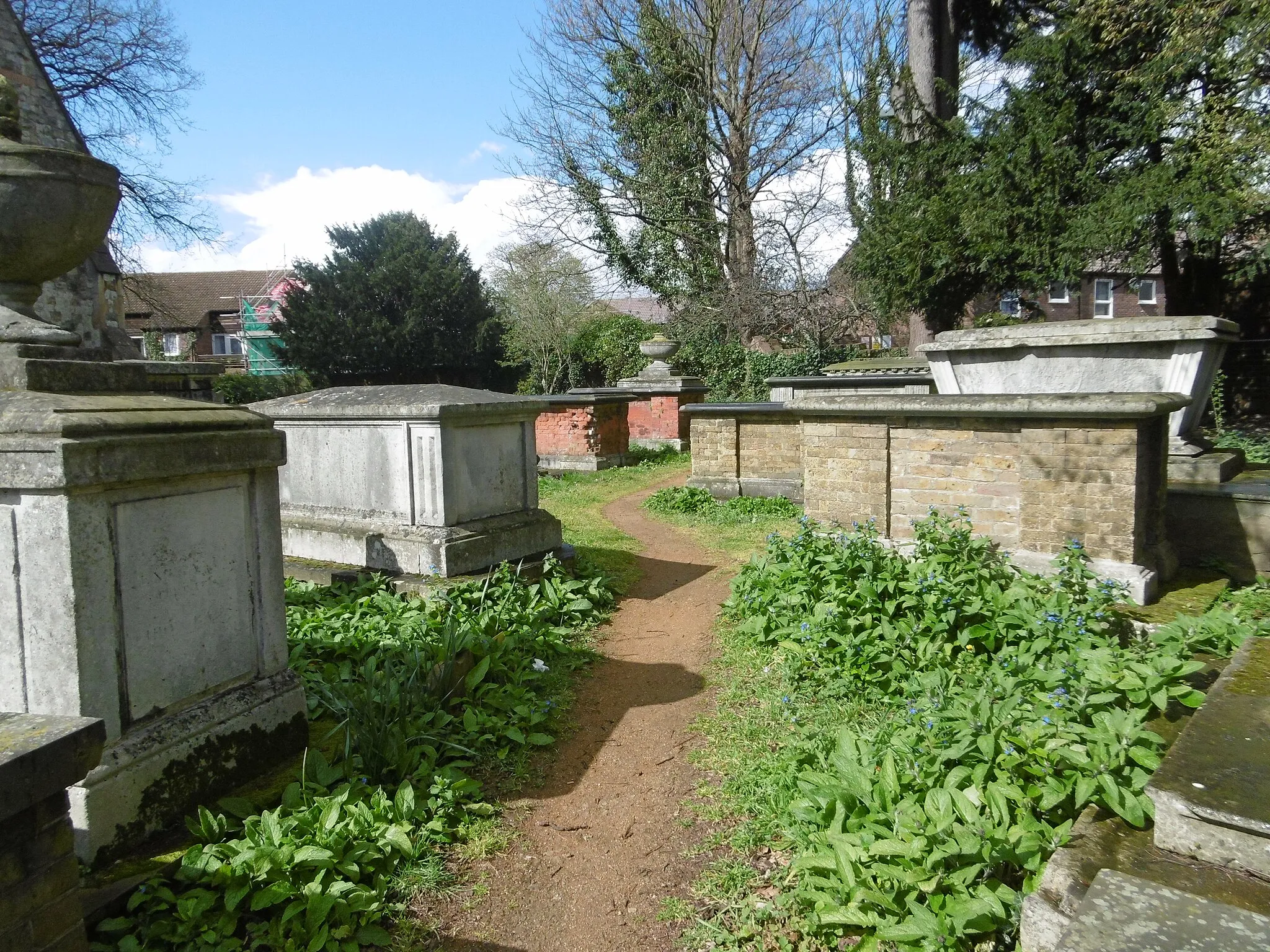 Photo showing: St Leonard's Churchyard, Streatham