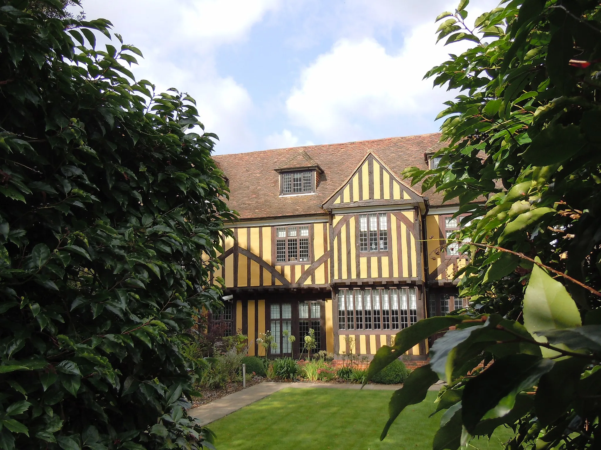 Photo showing: Lord Chancellor's lodgings, Eltham Palace c 1420