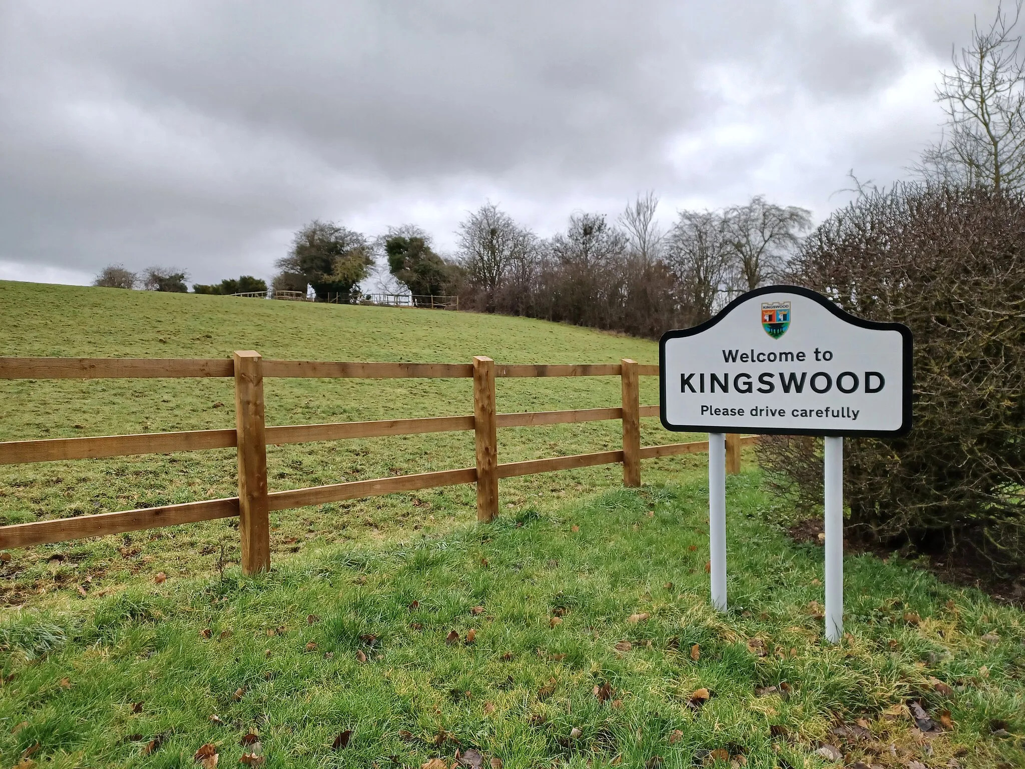 Photo showing: B2032 road at Kingswood, Surrey, England.