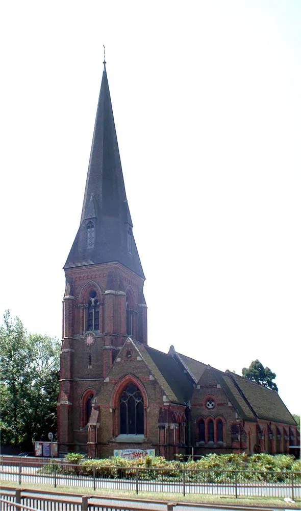 Photo showing: St Andrew, Hillingdon Road, Uxbridge