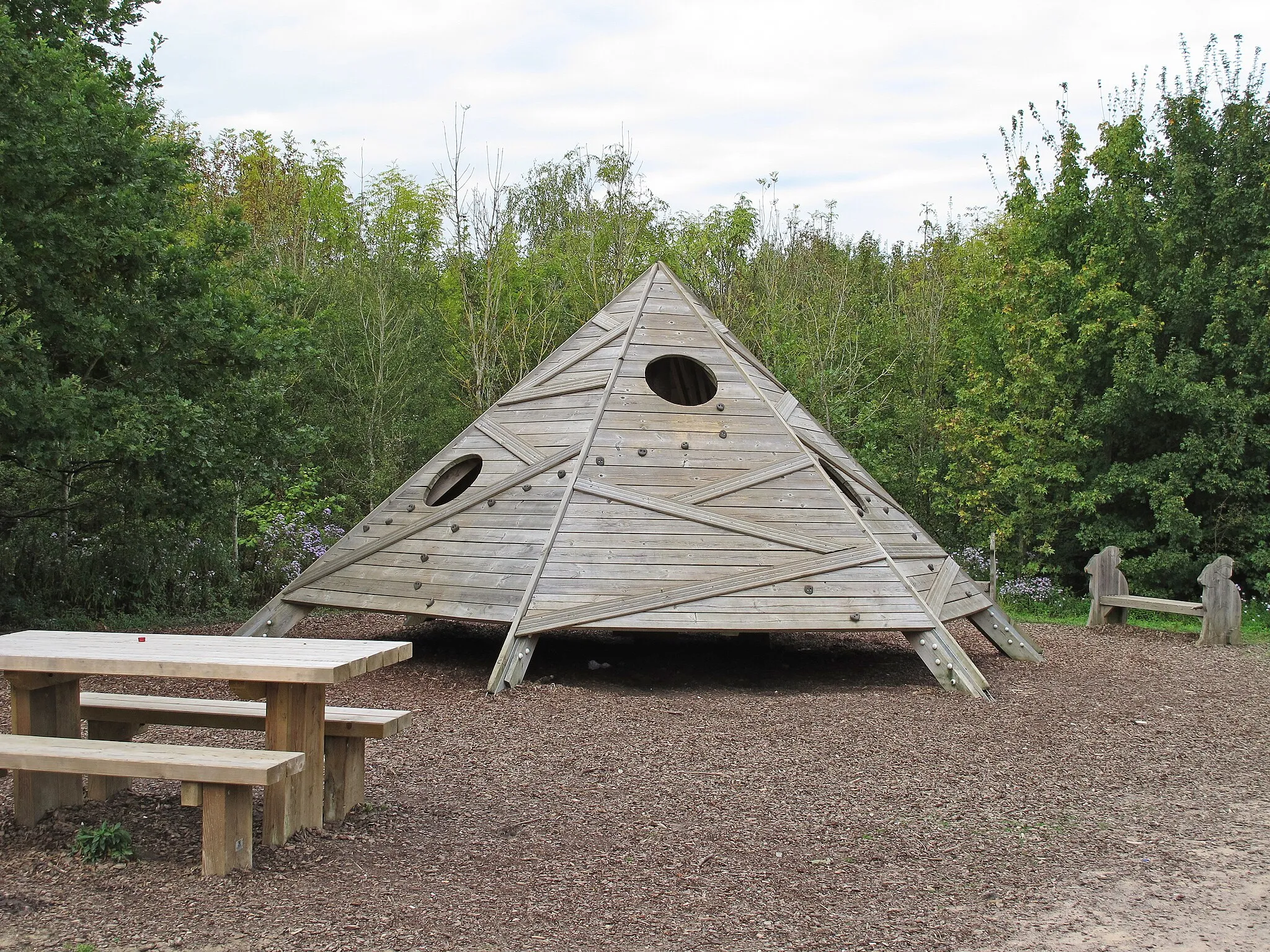 Photo showing: Ants' Nest, Thames Chase Forest Centre